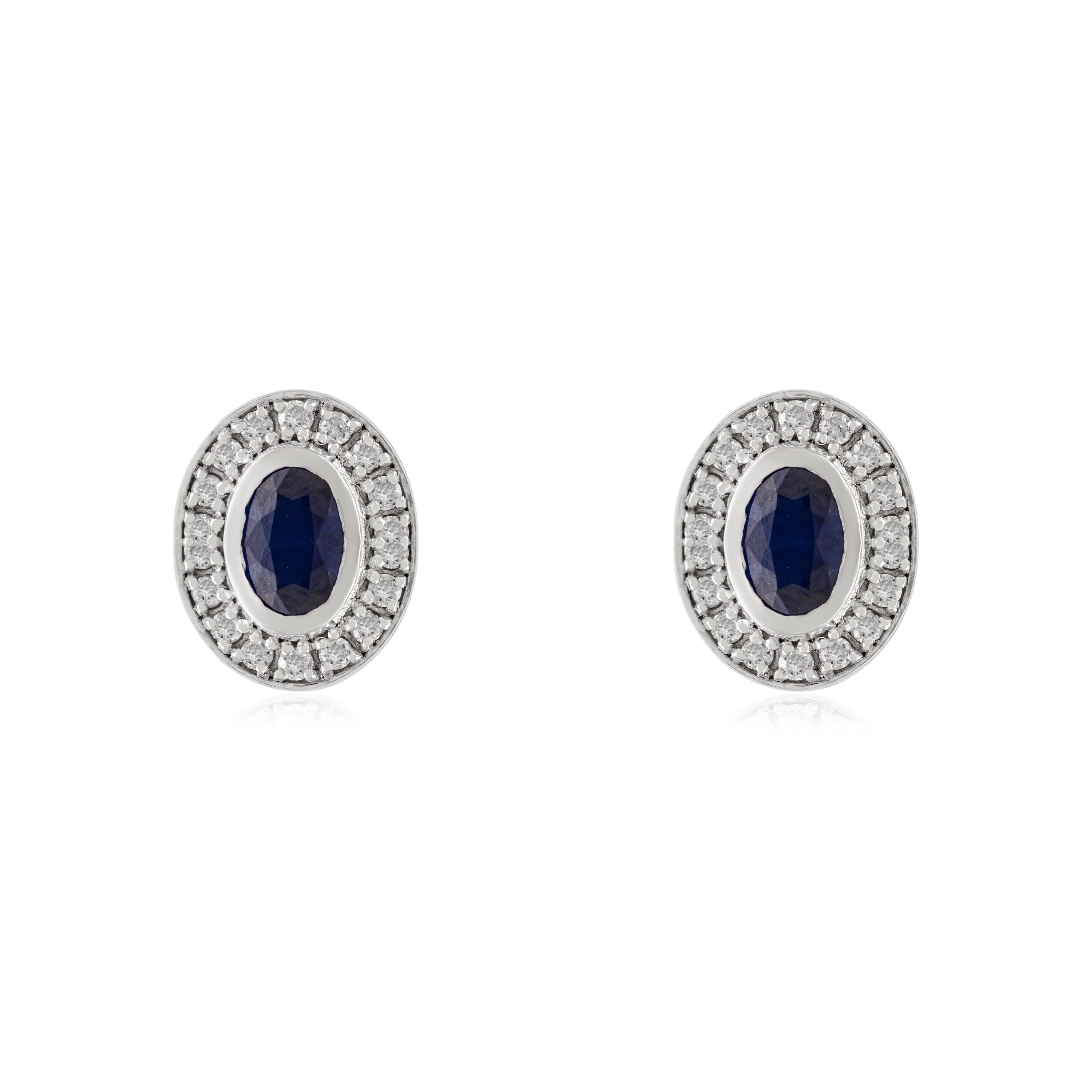 VR Jewels Boucles d'oreilles en or blanc 14 carats saphir bleu ovale naturel et diamant en halo en vente 3