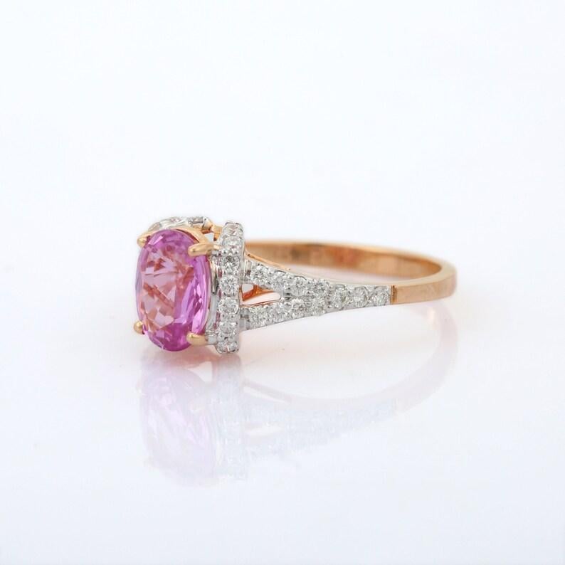 Im Angebot: Ring aus 18 Karat massivem Roségold mit echtem rosa Saphir und Diamant () 3