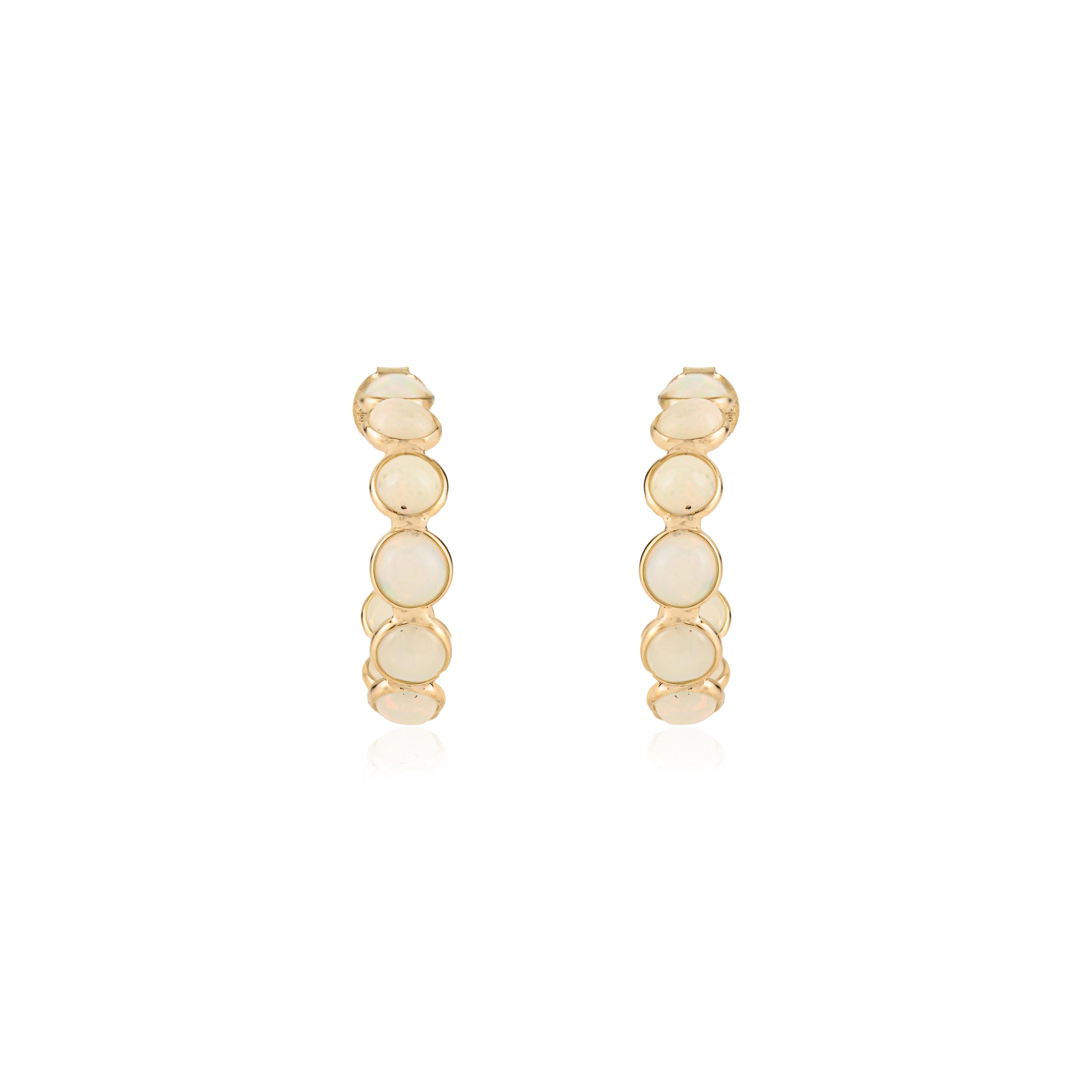 Contemporain VR Jewels Boucles d'oreilles en or jaune 18 carats avec cabochon d'opale naturelle pour femmes en vente