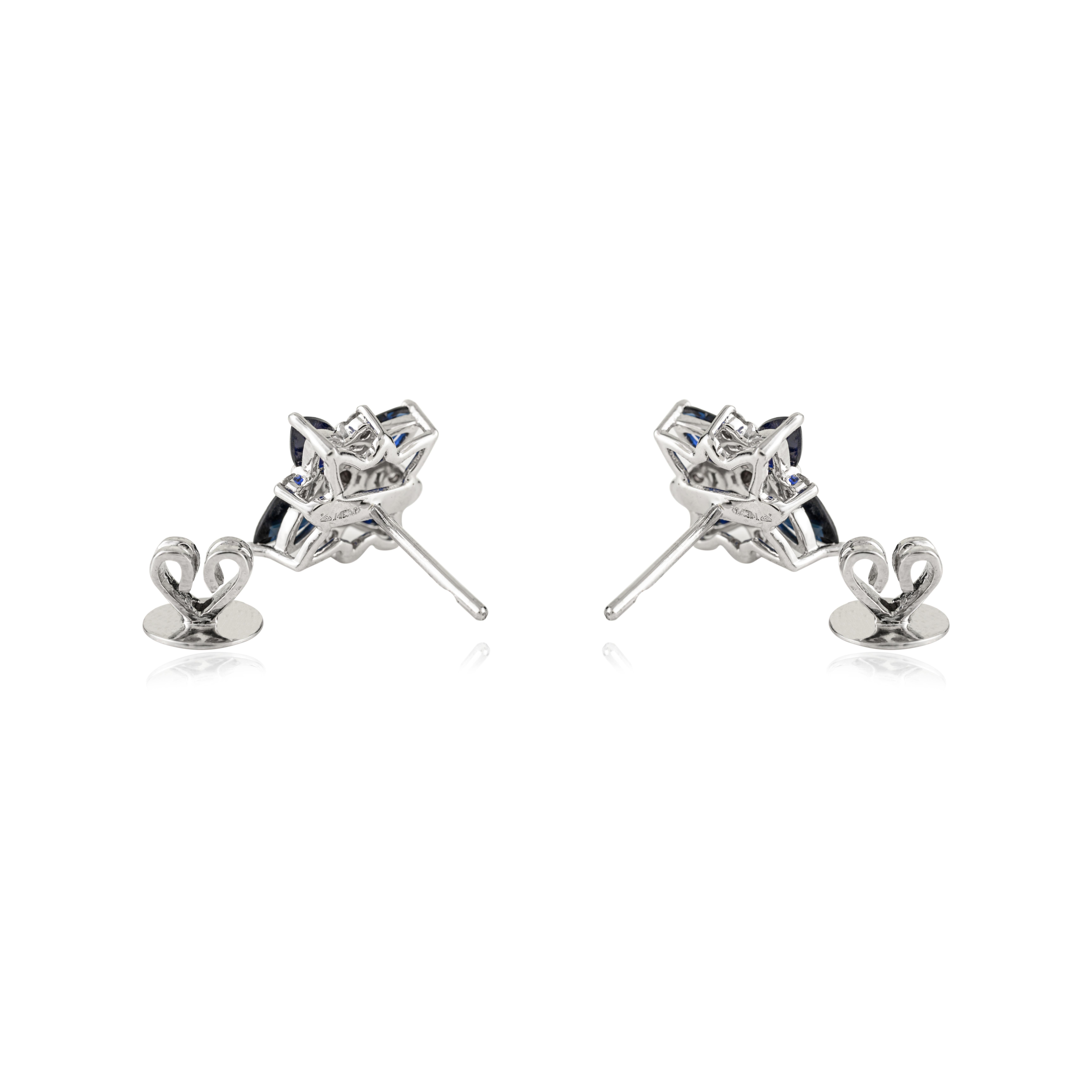 Art déco VR Jewels 1.9Ct Blue Sapphire & Diamond Floral Stud Ears in 14K White Gold (Boucles d'oreilles en or blanc 14K) en vente