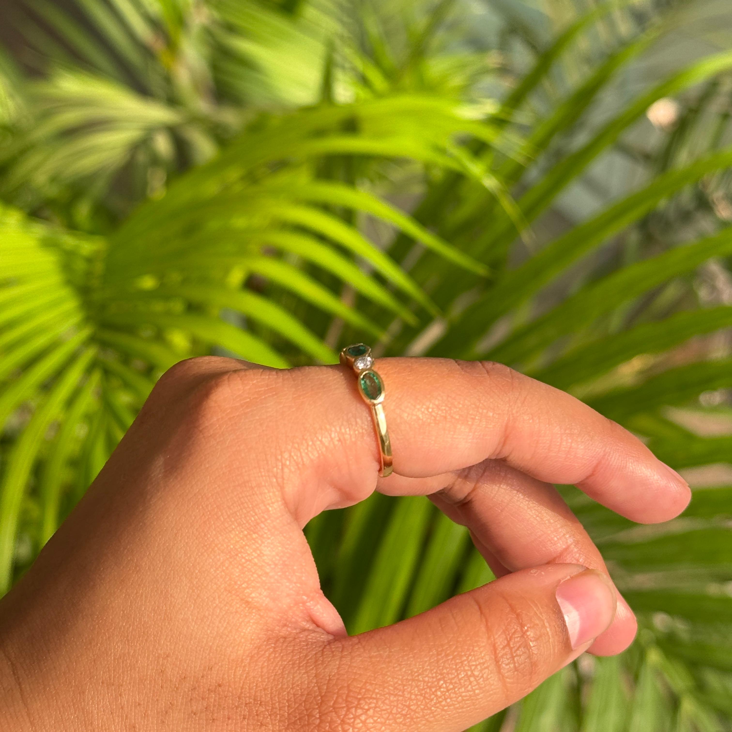 in vendita:  VR Jewels Anello a fascia impilabile con smeraldo e diamanti a cinque pietre in oro giallo 14K 11