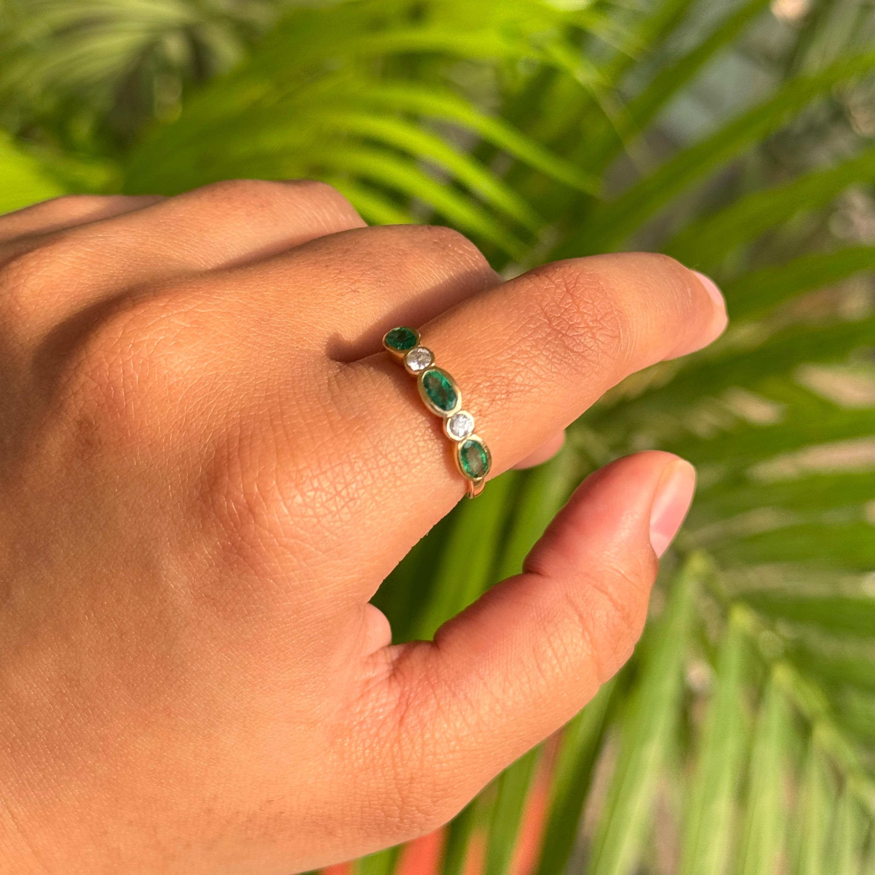 in vendita:  VR Jewels Anello a fascia impilabile con smeraldo e diamanti a cinque pietre in oro giallo 14K 13