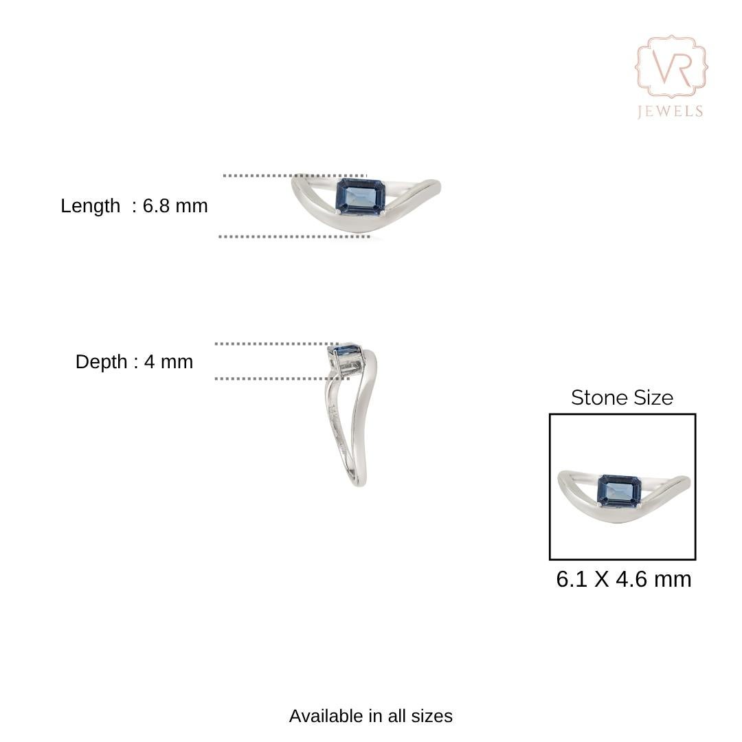 Im Angebot: VR Jewels Minimalistischer 14K Weißgold Smaragd-Schliff Natürlicher Blauer Saphir Wellenring () 10