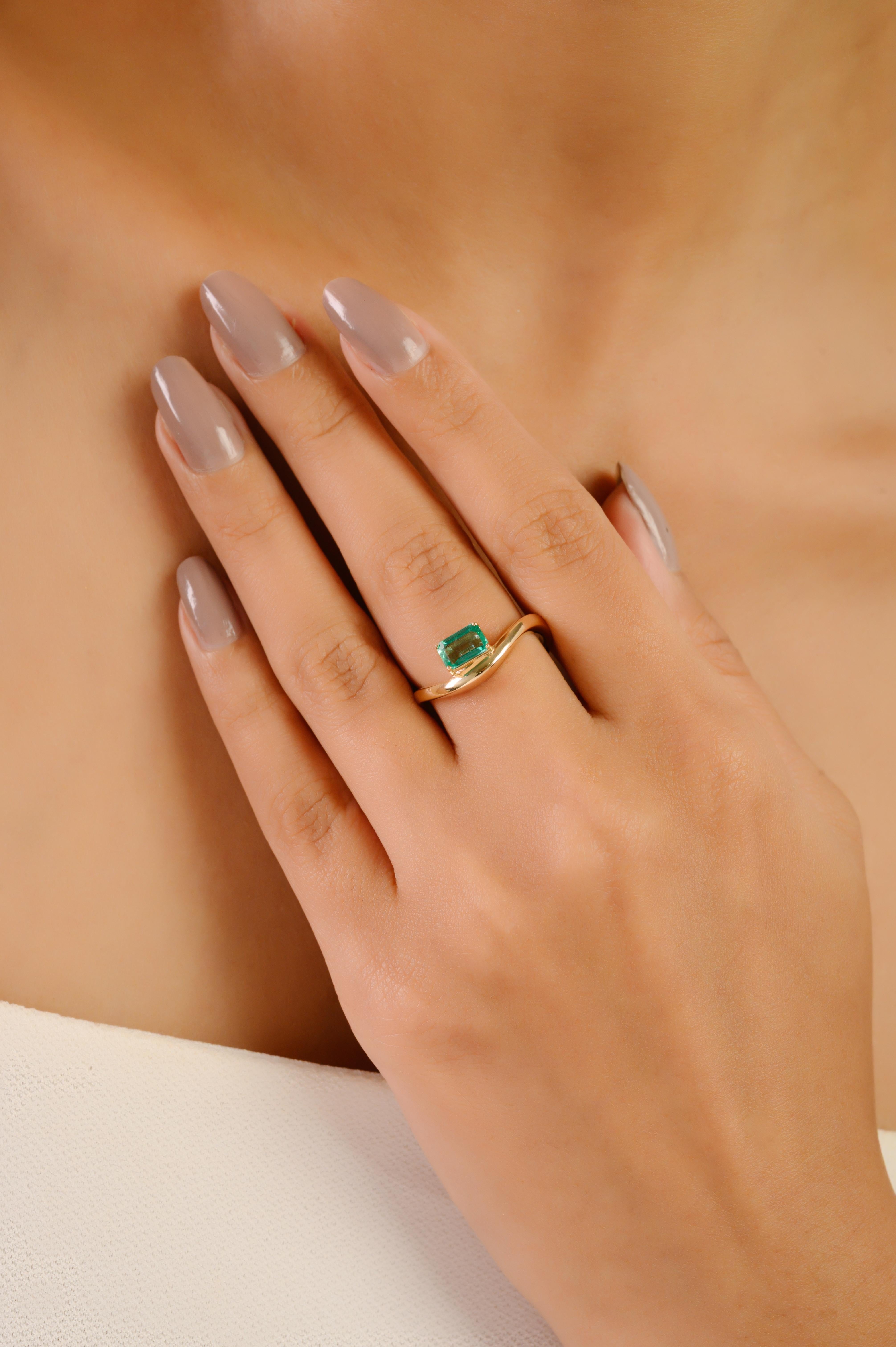 Im Angebot: VR Jewels Natürlicher Smaragd Welle Solitär Ring in 14K Gelbgold Feiner Schmuck () 2