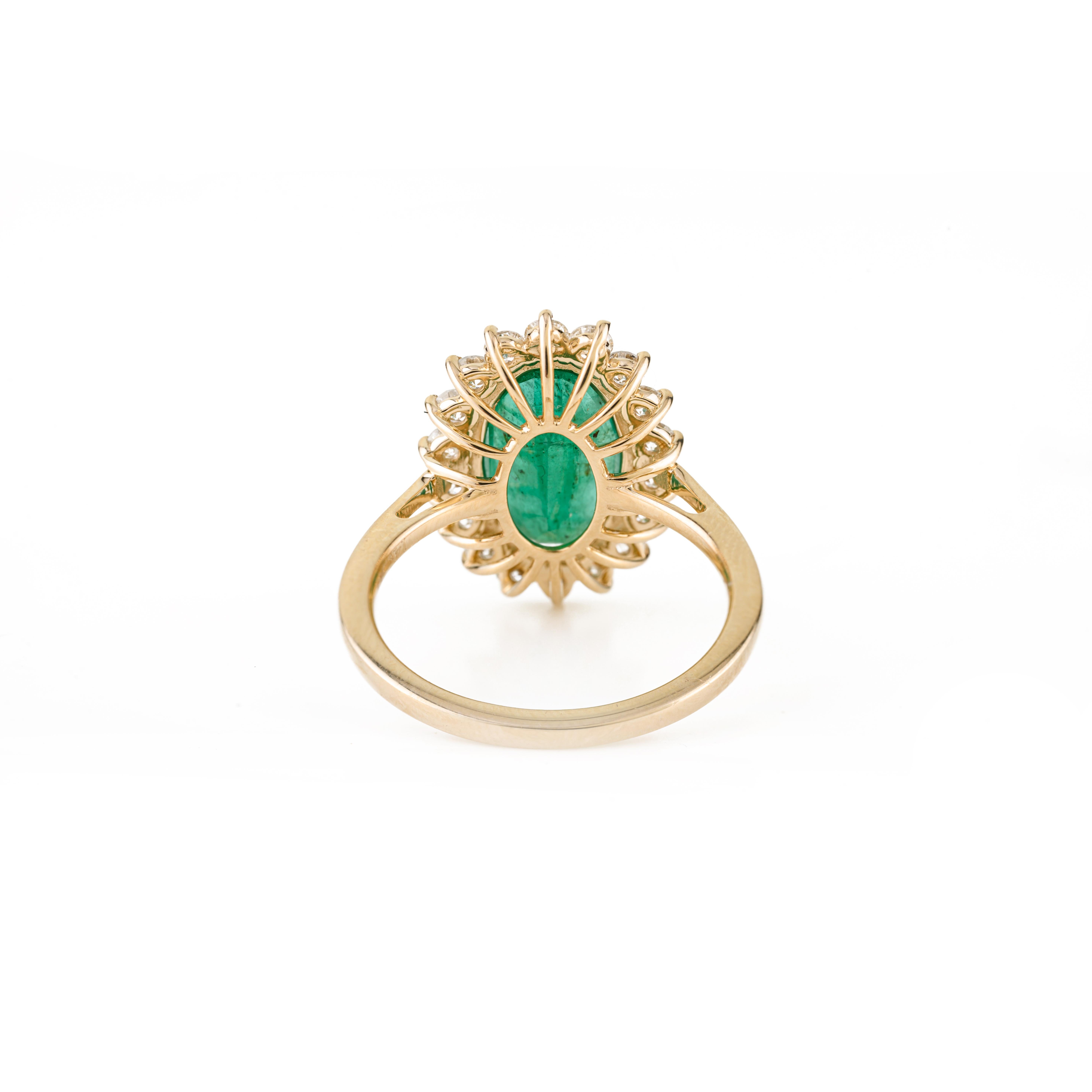 Im Angebot: VR Jewels Prinzessin Diana inspiriert 3.9Ct Smaragd & Diamant Halo Ring in 14K Gold () 3