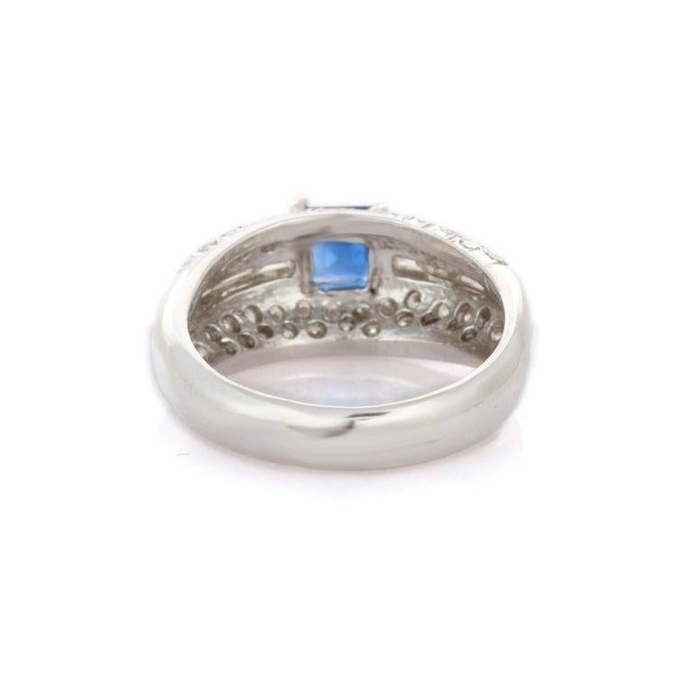 En vente :  VR Jewels Bague de cocktail en or blanc 18 carats avec saphir bleu royal et diamant pour femmes 3