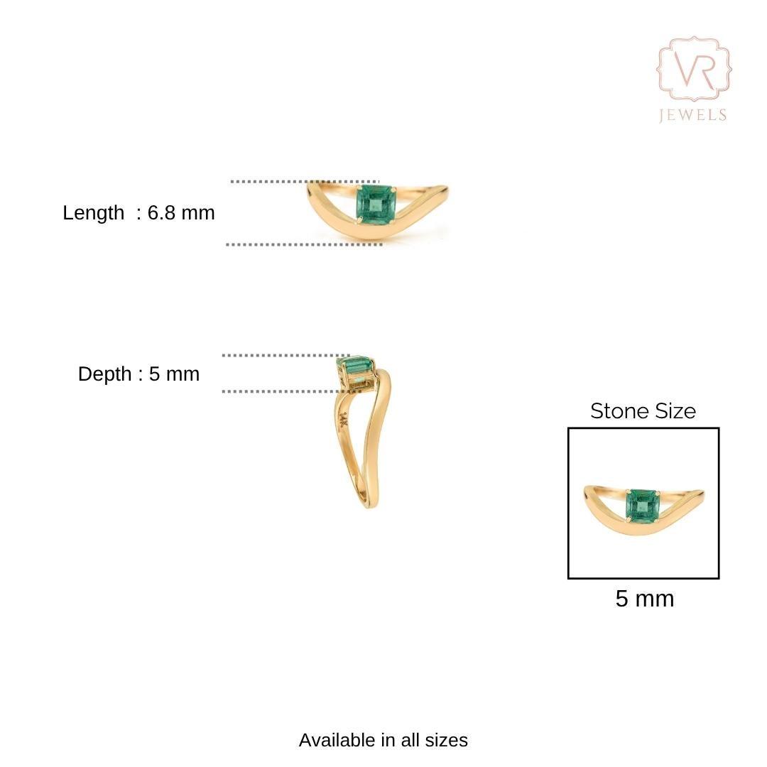 En venta: VR Jewels Anillo de oro amarillo macizo de 14 quilates con esmeralda ondulada y solitario de talla cuadrada  10