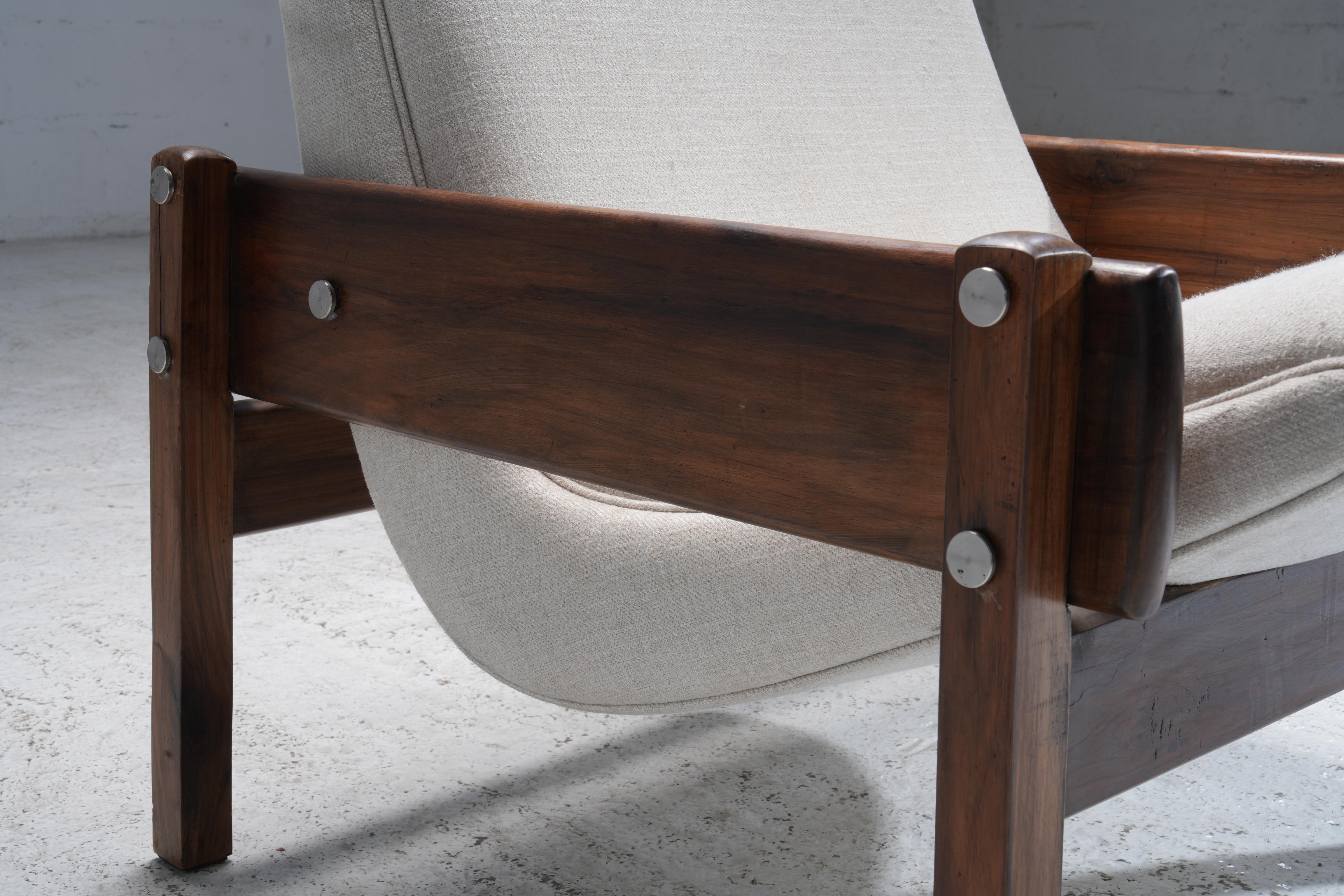Mid-Century Modern 'Vronka' Armchair by Sergio Rodrigues in Wood and Fabric, Brazil, 1962 For Sale