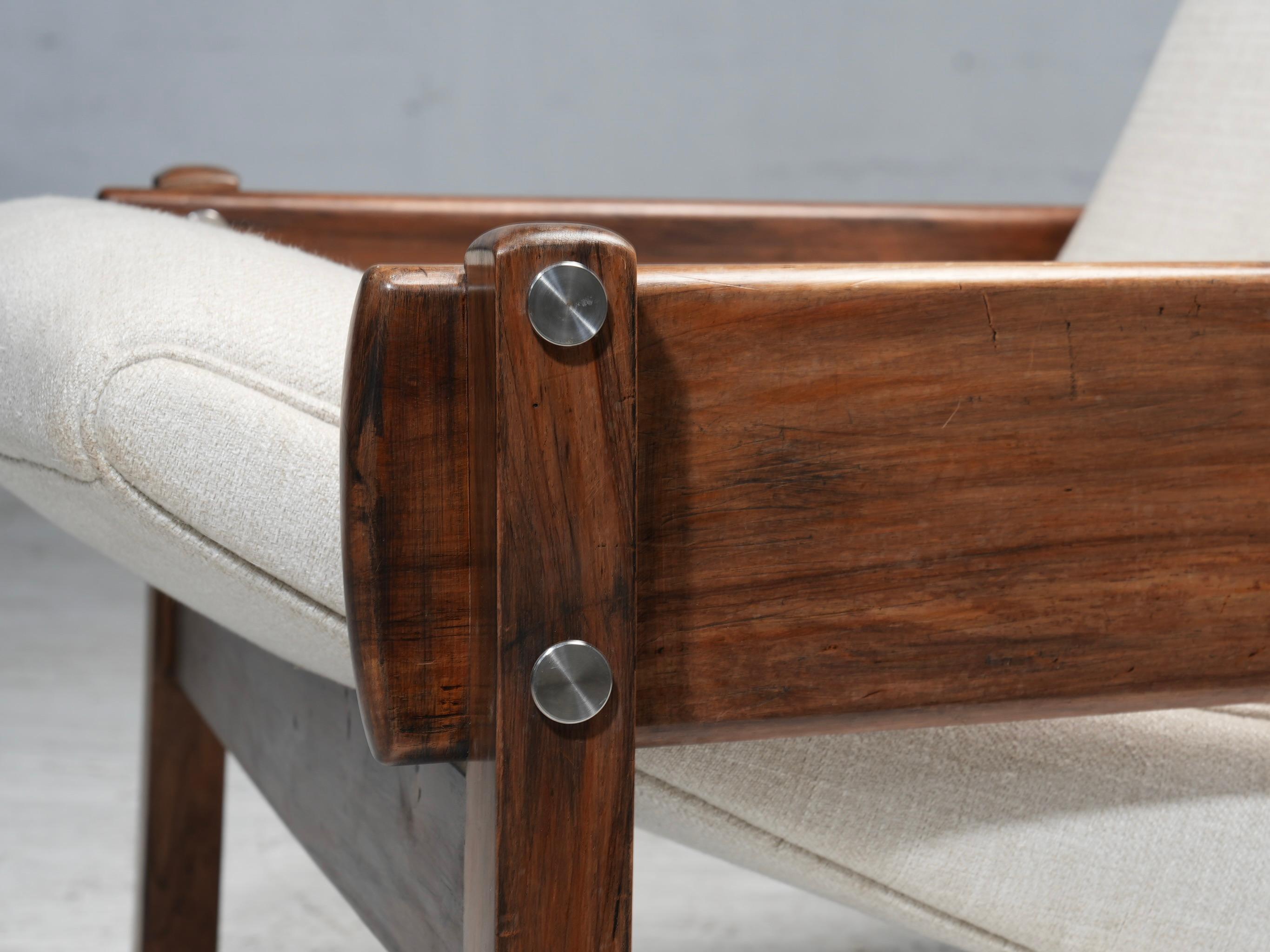 Mid-20th Century 'Vronka' Armchair by Sergio Rodrigues in Wood and Fabric, Brazil, 1962 For Sale