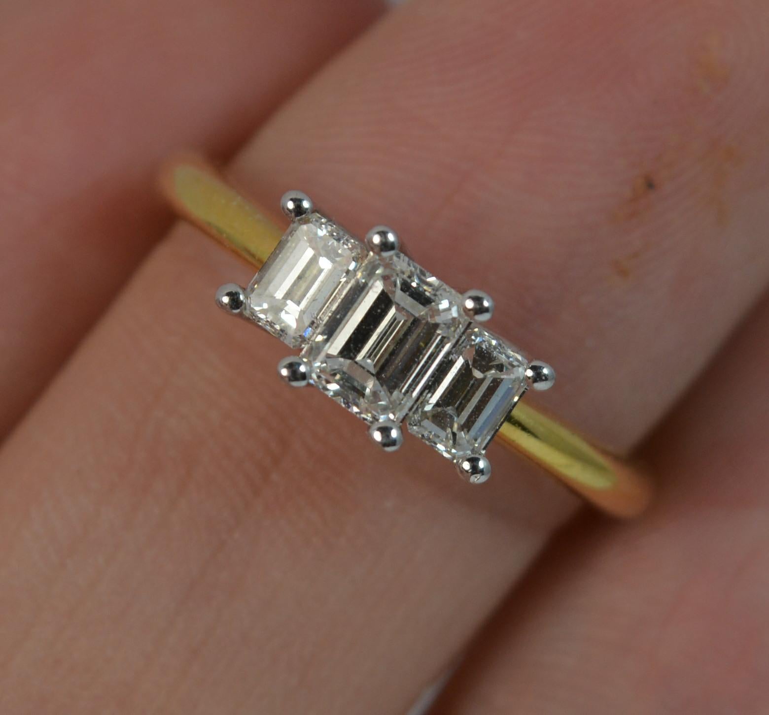 Art Deco VS 0.91 Carat Diamond and 18 Carat Gold Trilogy Ring