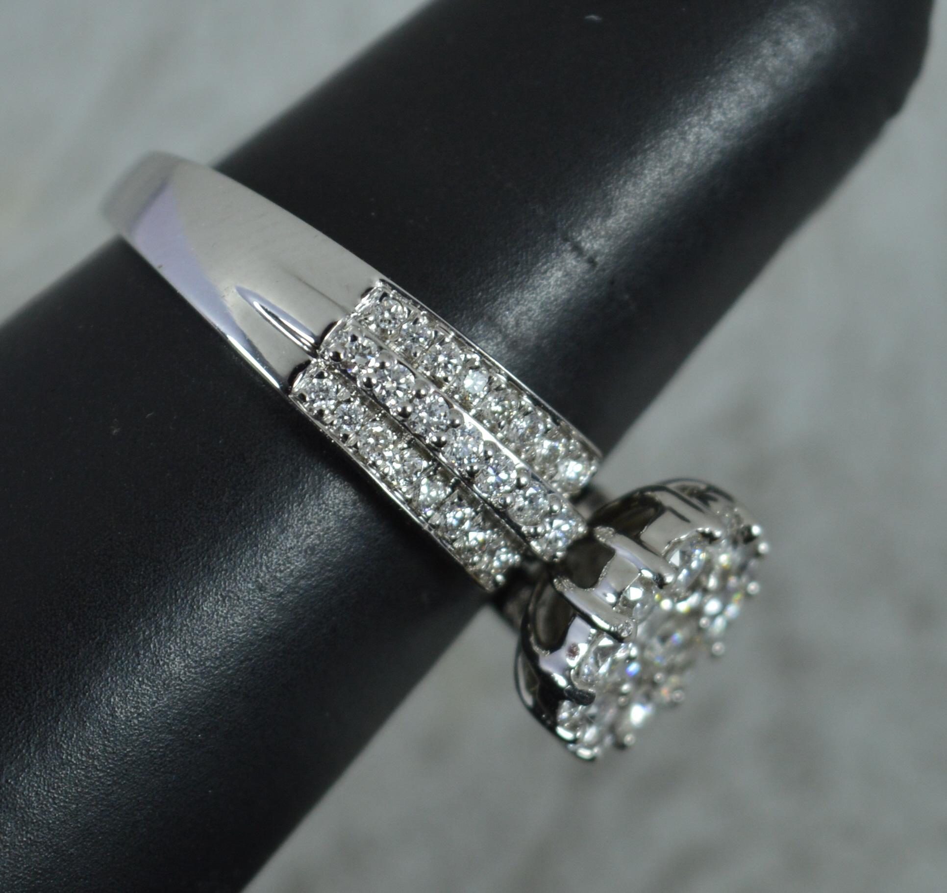 Women's Vs 1.00ct Diamond and Platinum Tomas Rae Cluster Ring For Sale