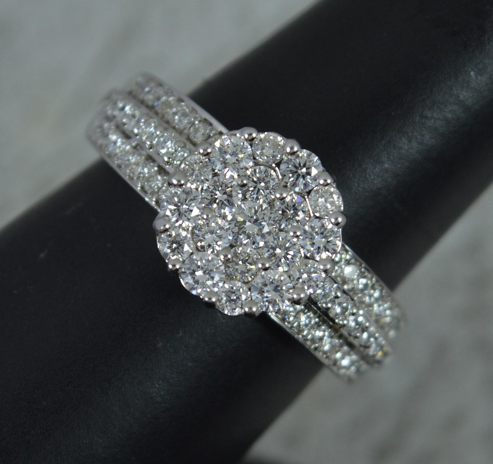 Vs 1.00ct Diamond and Platinum Tomas Rae Cluster Ring For Sale 1