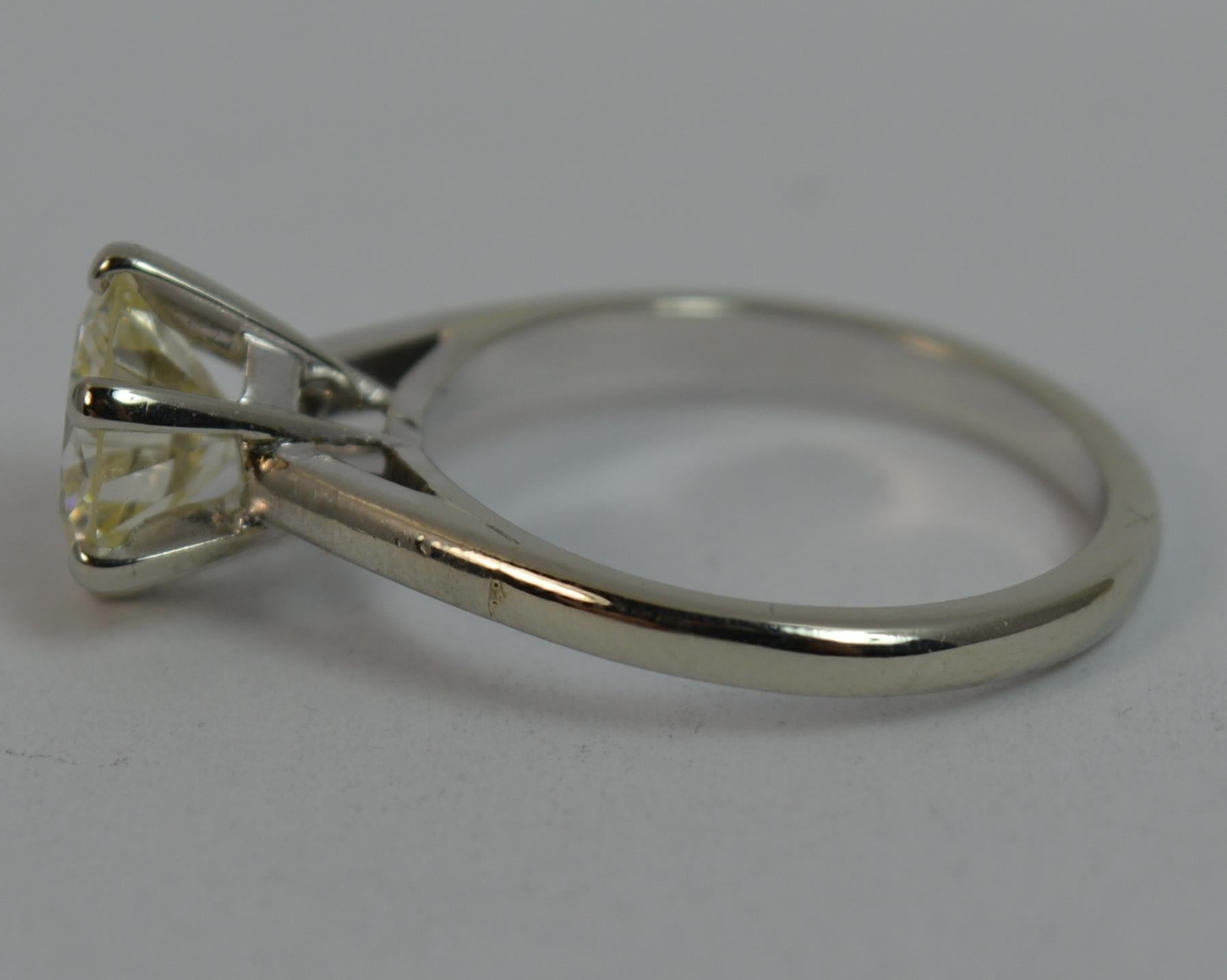 Round Cut VS 1.40 Carat Round Brilliant Cut Diamond 18 Carat White Gold Engagement Ring