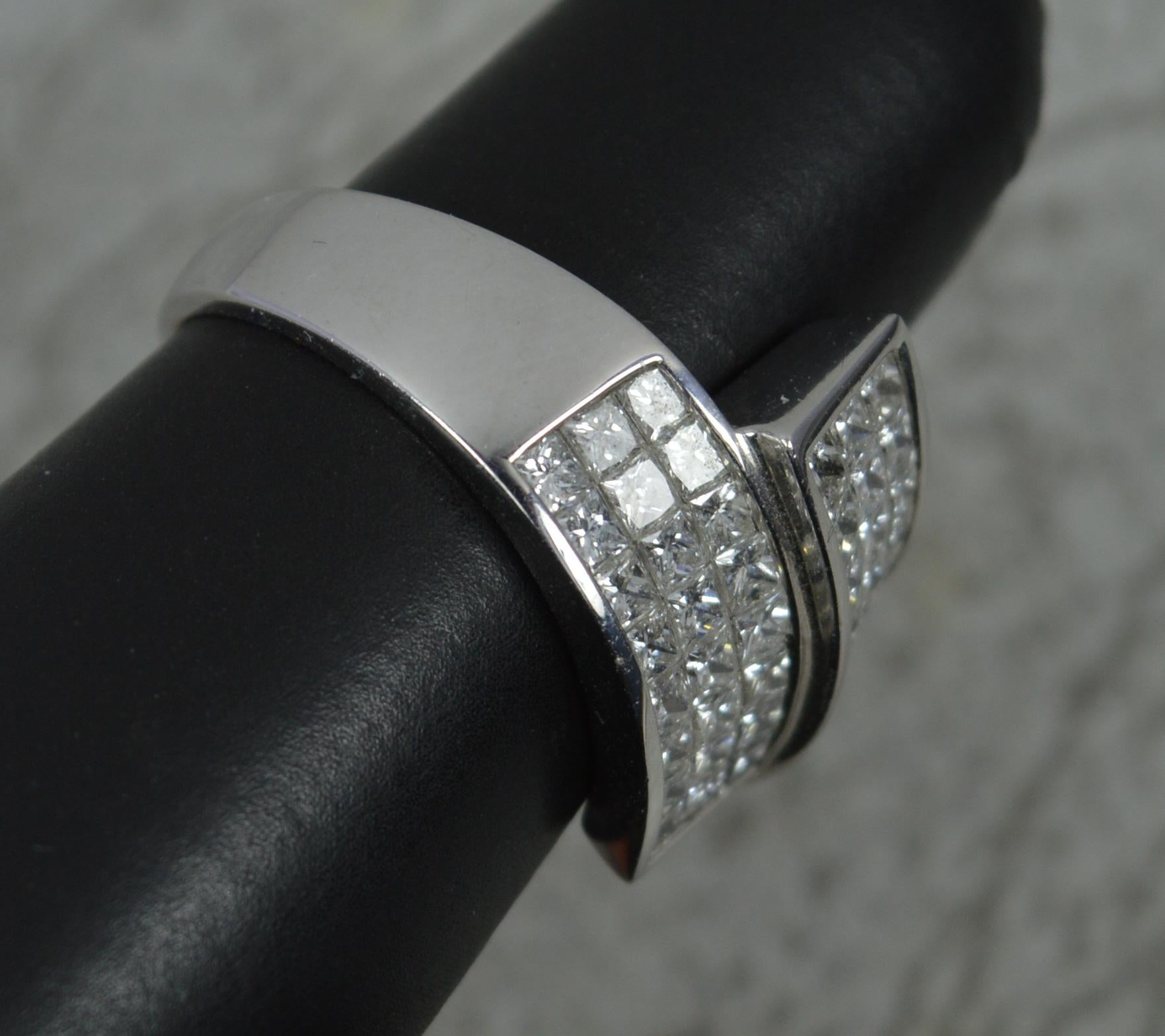 Vs 1.73 Carat Diamond and 18 Carat White Gold Toi Et Moi Twist Cluster Ring For Sale 5