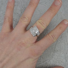 Vs 1.73 Carat Diamond and 18 Carat White Gold Toi Et Moi Twist Cluster Ring