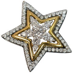 VS 1.75 Carat Diamond 18 Carat Gold Star Shaped Pendant