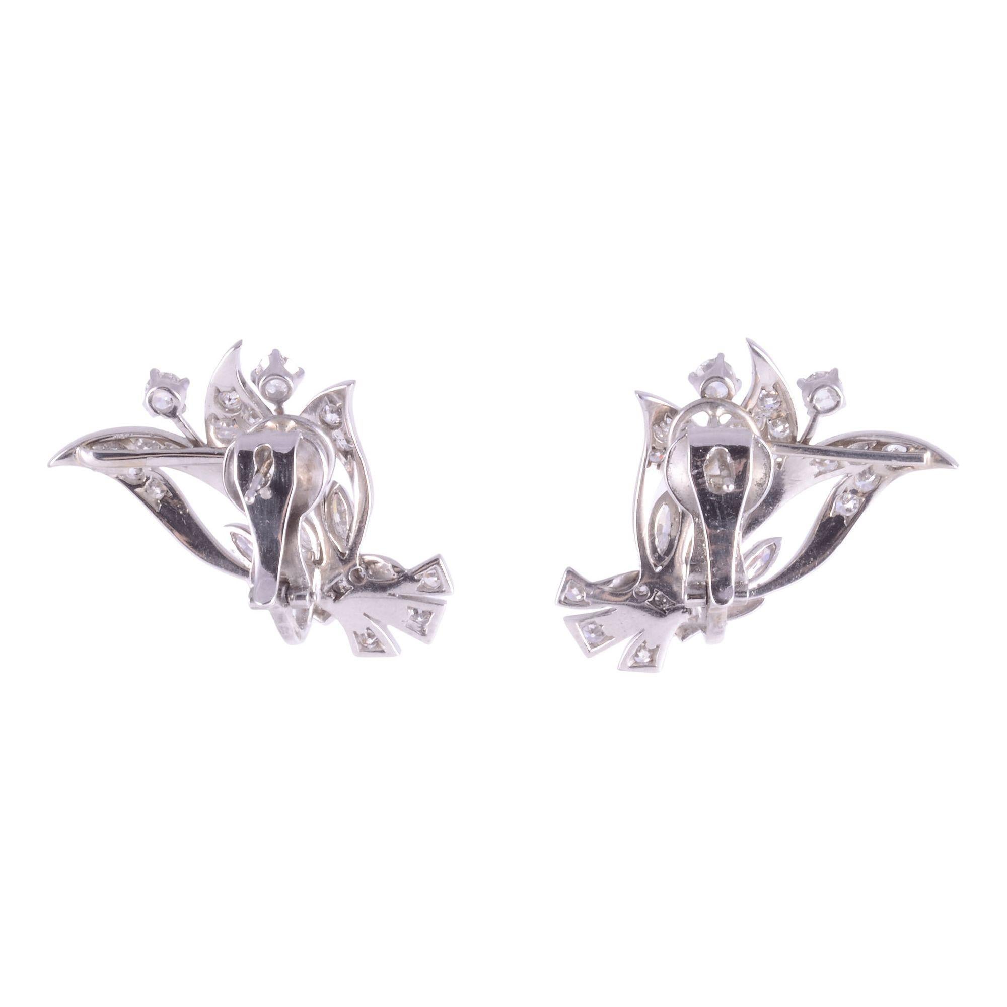 Brilliant Cut VS Diamond Palladium Earrings For Sale