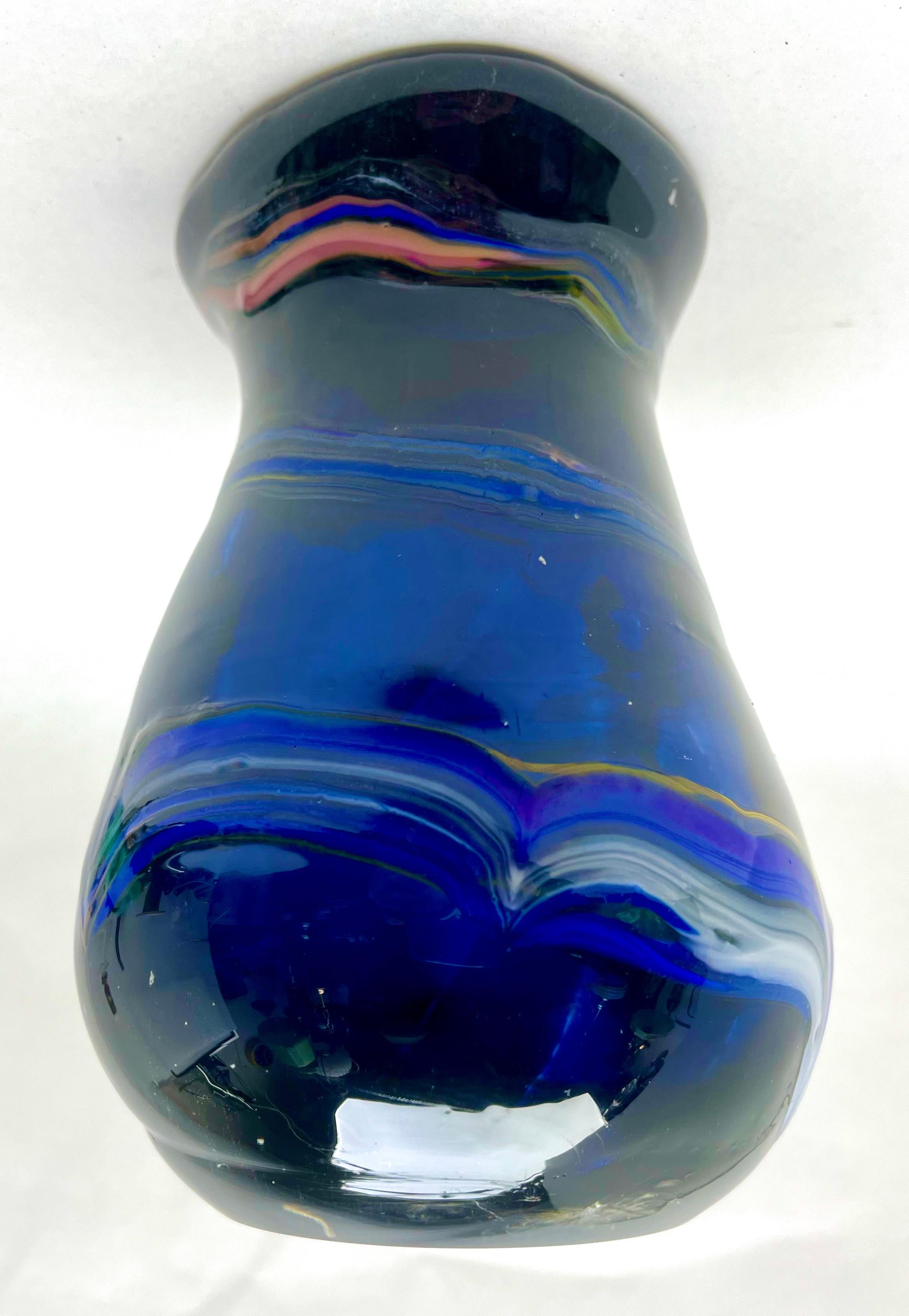 Vsl Studio Glass Signed Vase with Embedded Color the Piece Is Unique In Good Condition In Verviers, BE