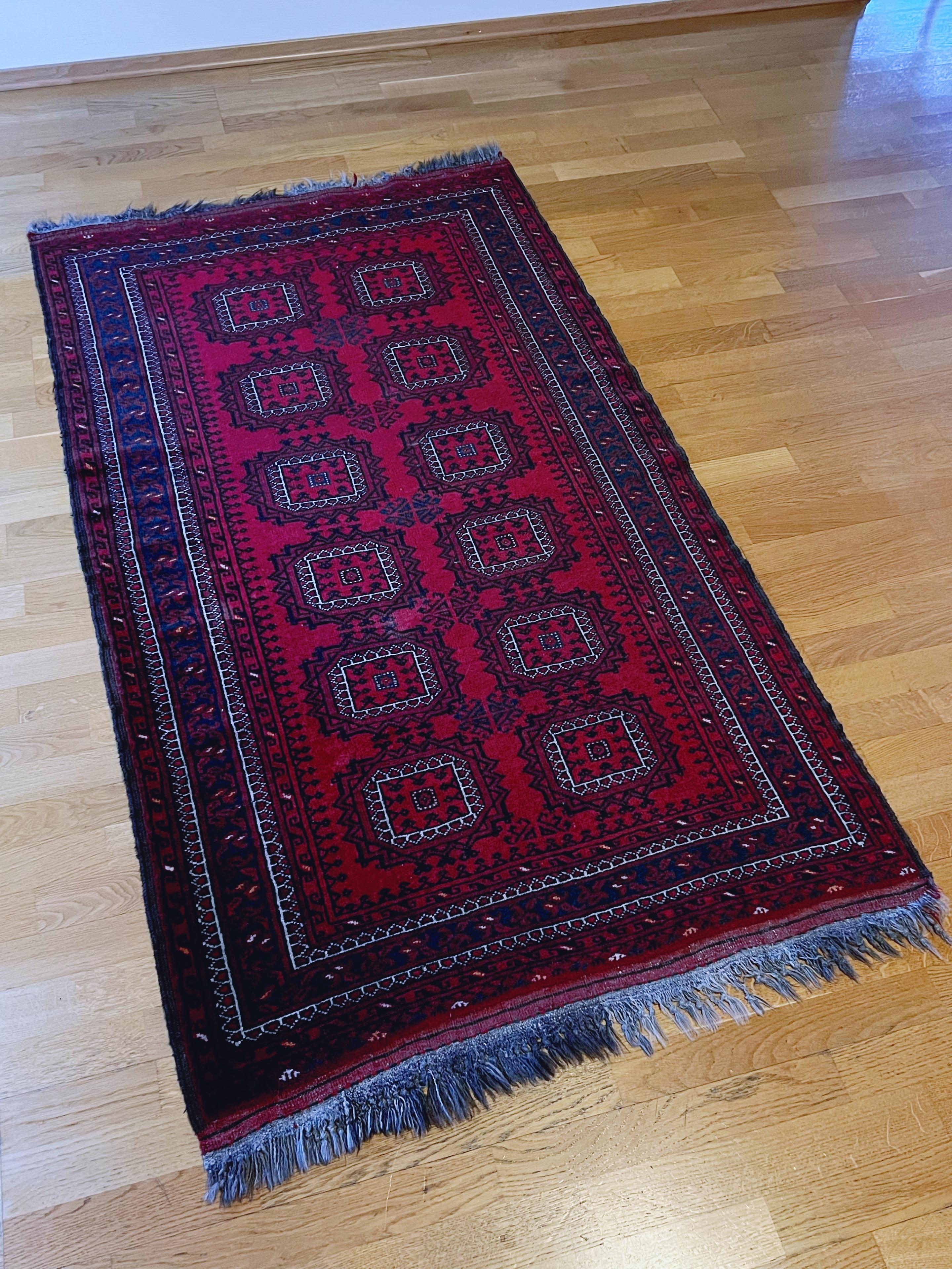 Laine VTG Afghan / Persian Baluch / Bokhara Tapis de laine noué à la main, 195x106cm, c.1950s. en vente
