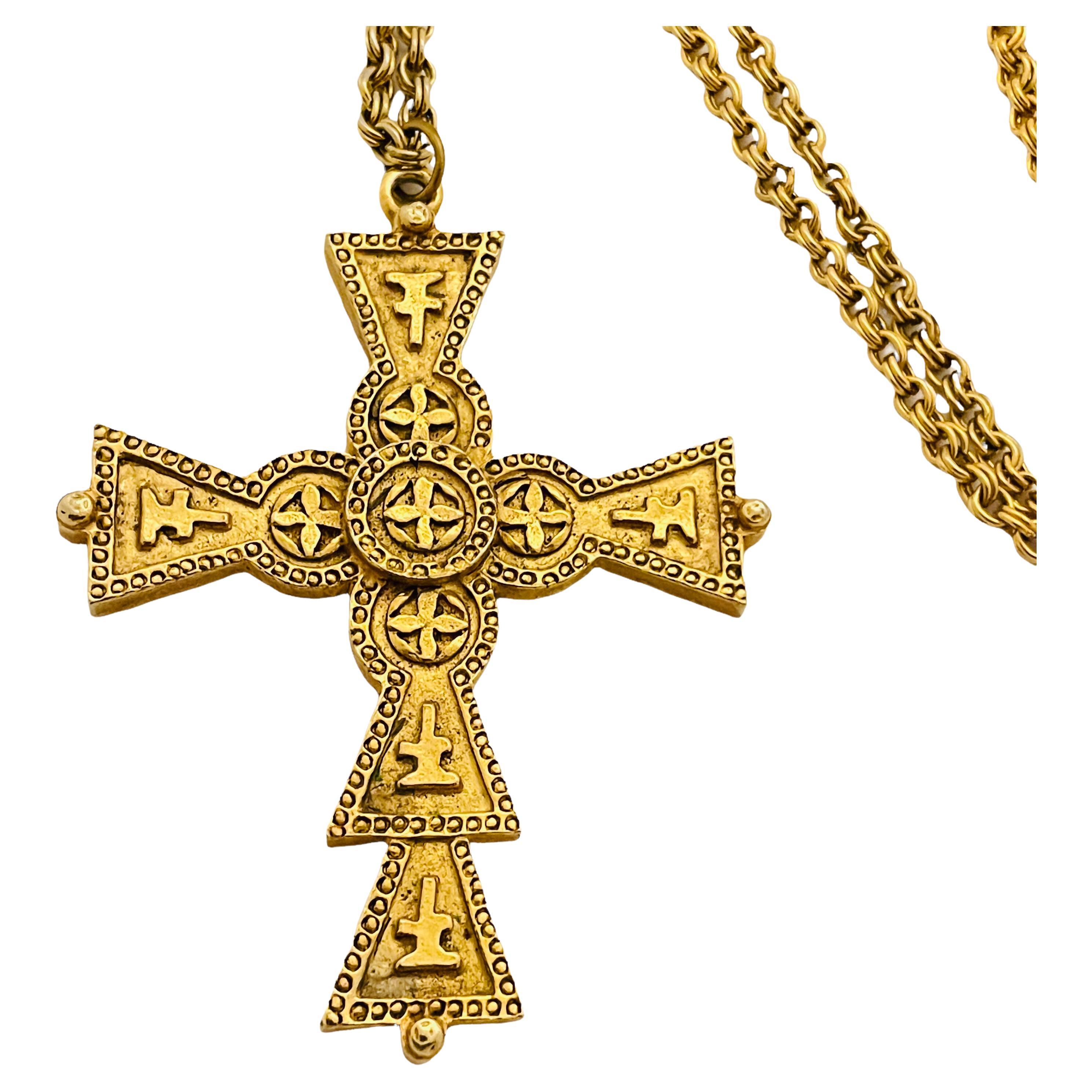 Vtg ART gold cross designer runway chain necklace For Sale