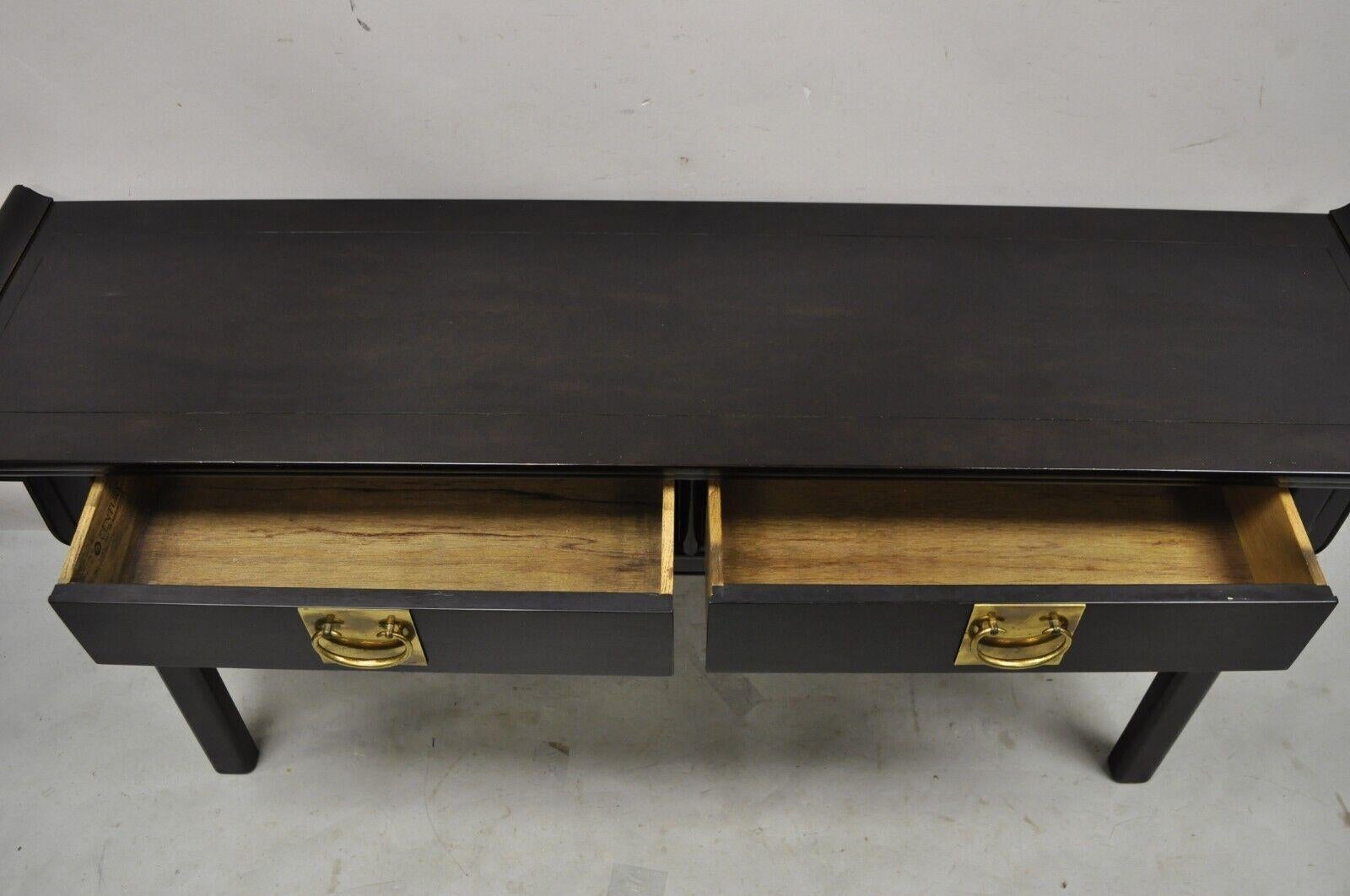 Vtg Century Chinoiserie Chinese Black Lacquered Ebonized Low Console Sofa Table In Good Condition For Sale In Philadelphia, PA