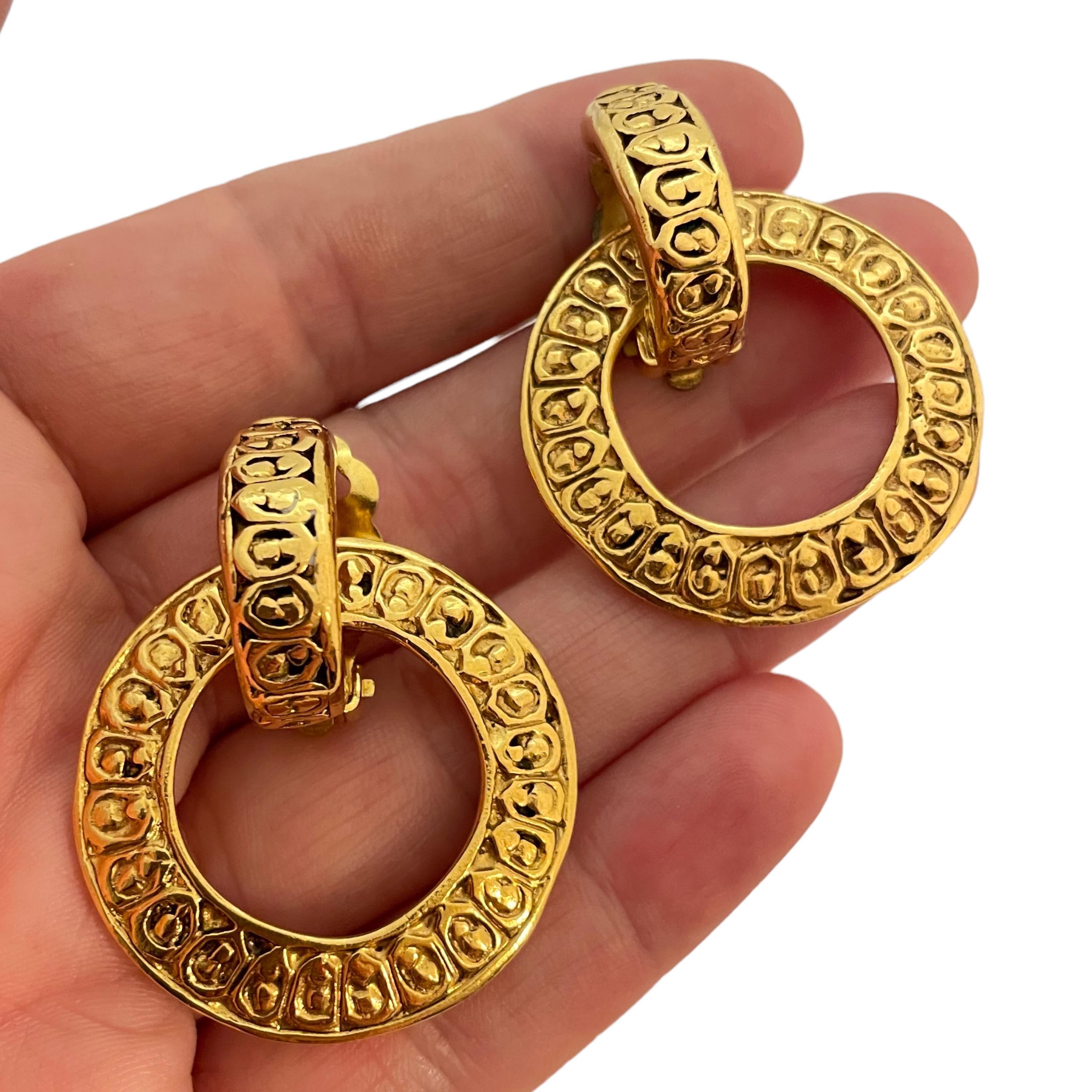 Vtg CHANEL Made in France gold door knocker clip on earrings 3