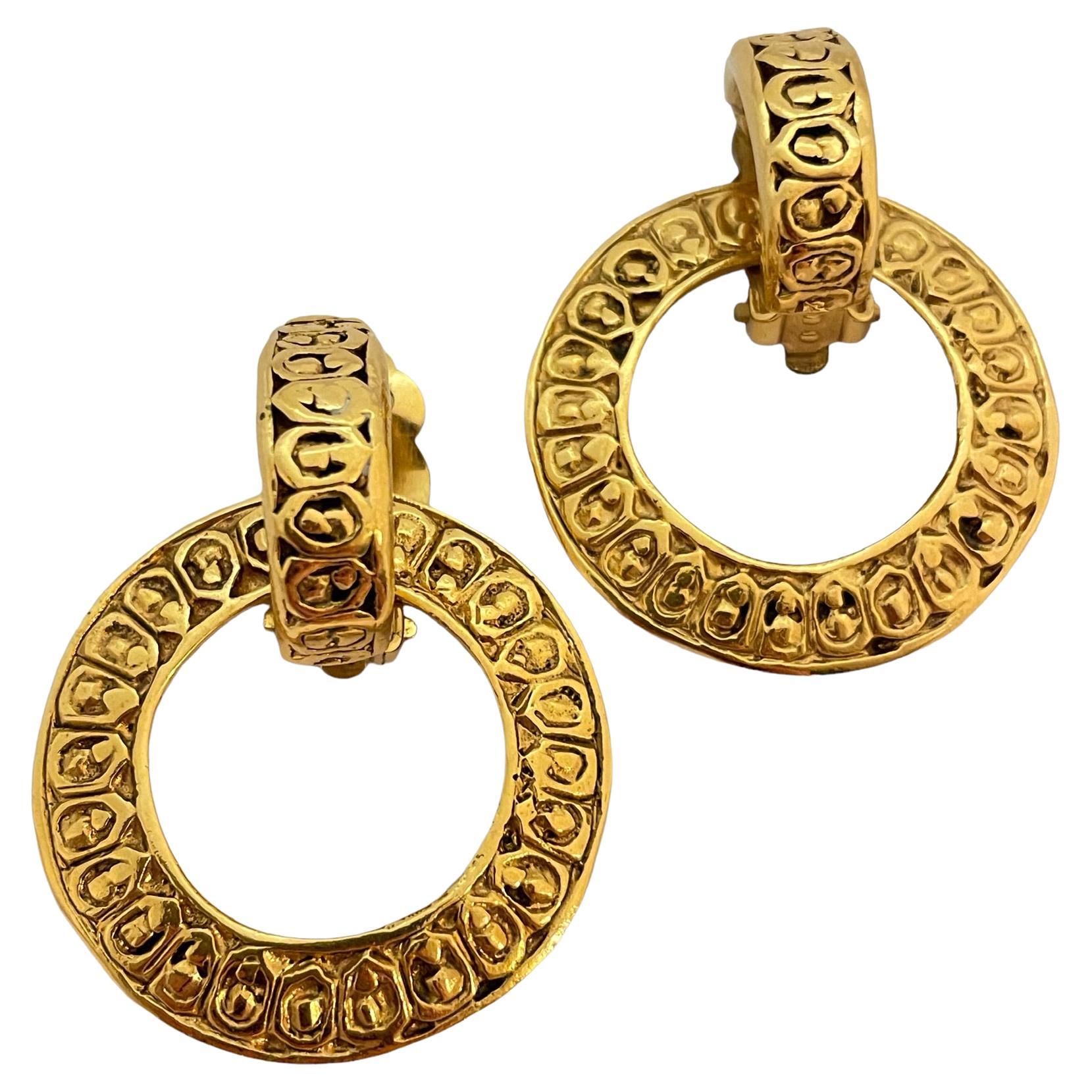 Vtg CHANEL Made in France gold door knocker clip on earrings