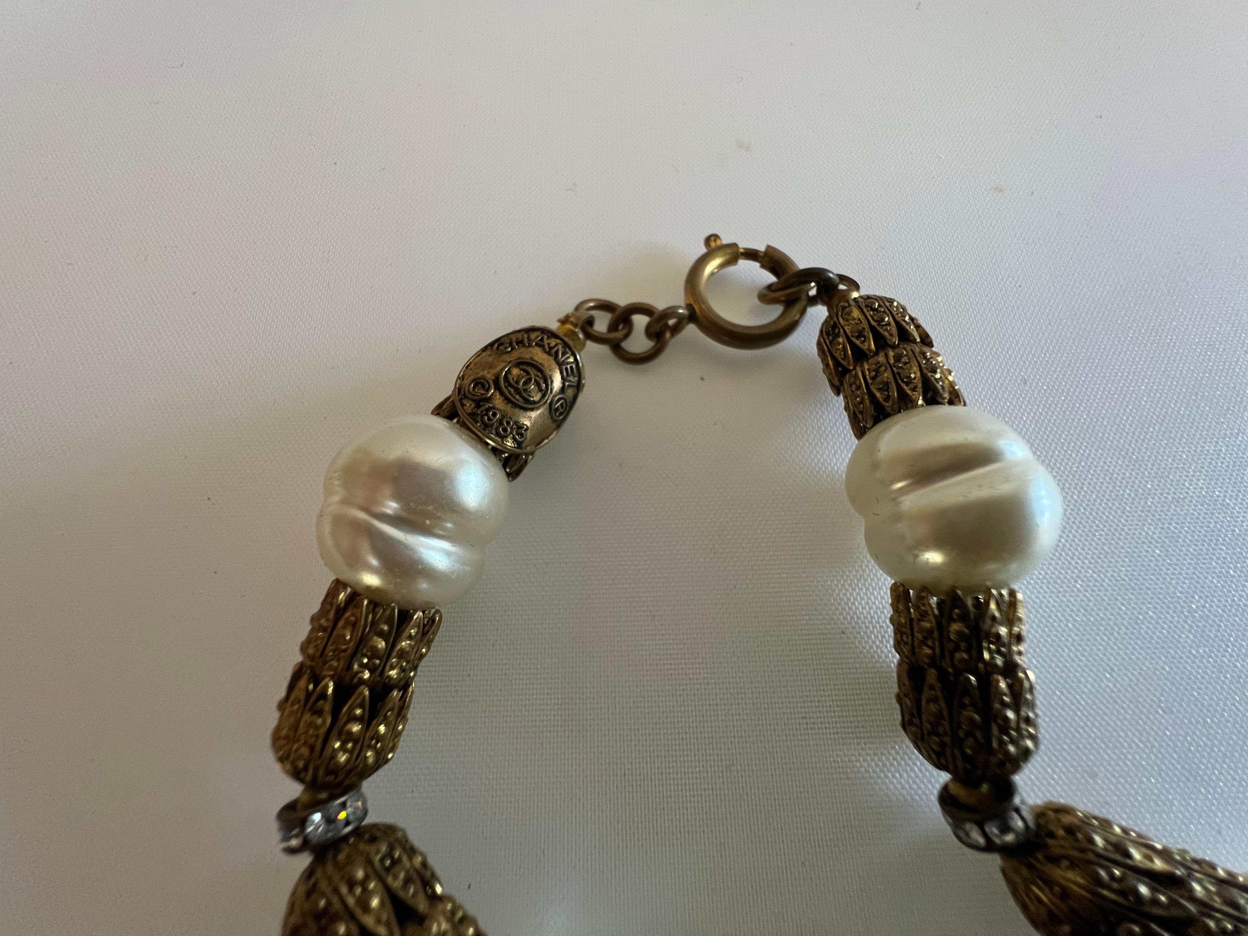 Vtg Chanel Ornate Renaissance Pearl and Simulated Gemstone Statement Necklace  In Good Condition For Sale In Palm Springs, CA