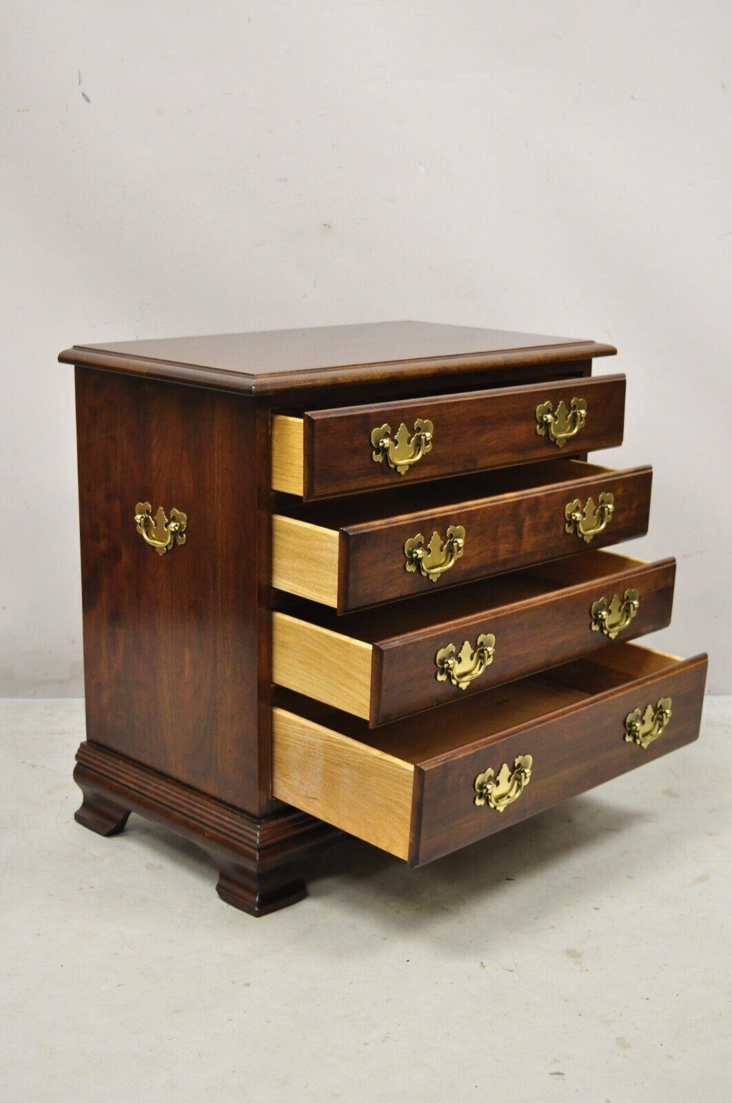 Vtg Chippendale Style Small 4 Drawer Bachelor Chest Cherry Nightstand Side Table In Good Condition For Sale In Philadelphia, PA