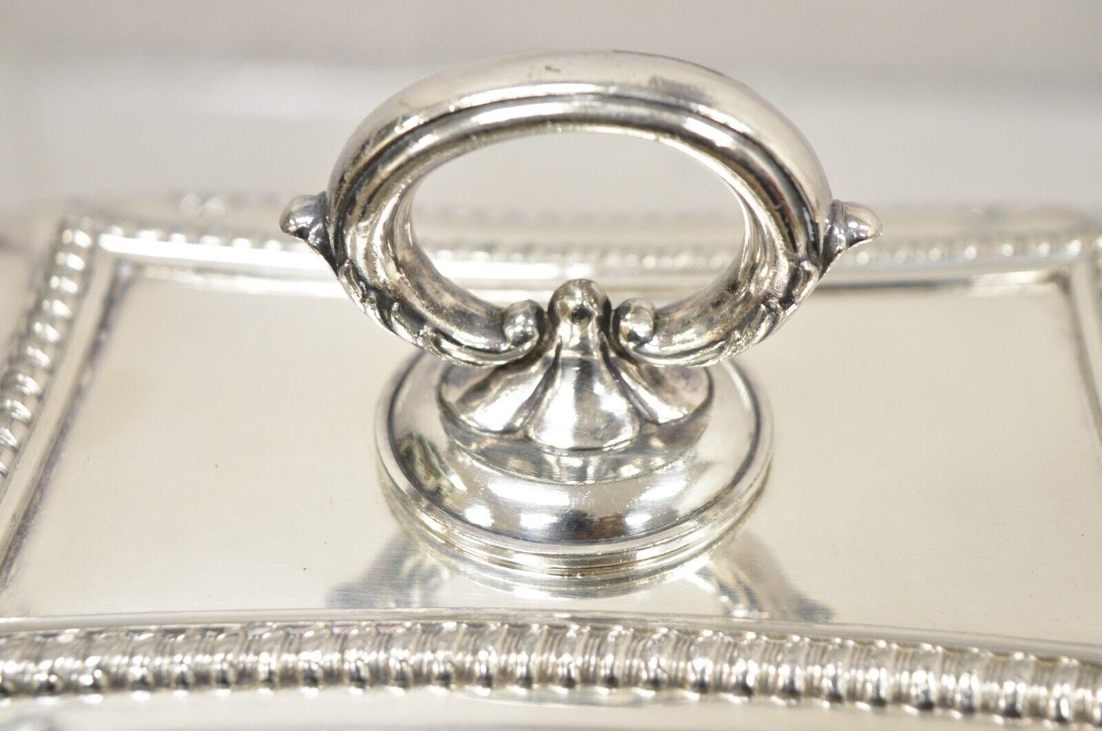 20ième siècle Vtg English Regency Style Silver Plated Lidded Vegetable Serving Platter Dish (Plat à légumes avec couvercle) en vente