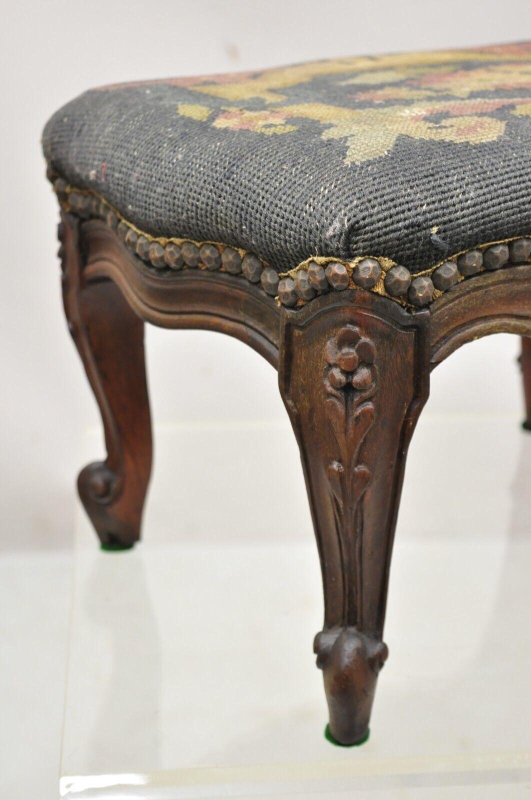Vtg French Country Louis XV Style Carved Walnut Needlepoint Footstool Ottoman In Good Condition In Philadelphia, PA