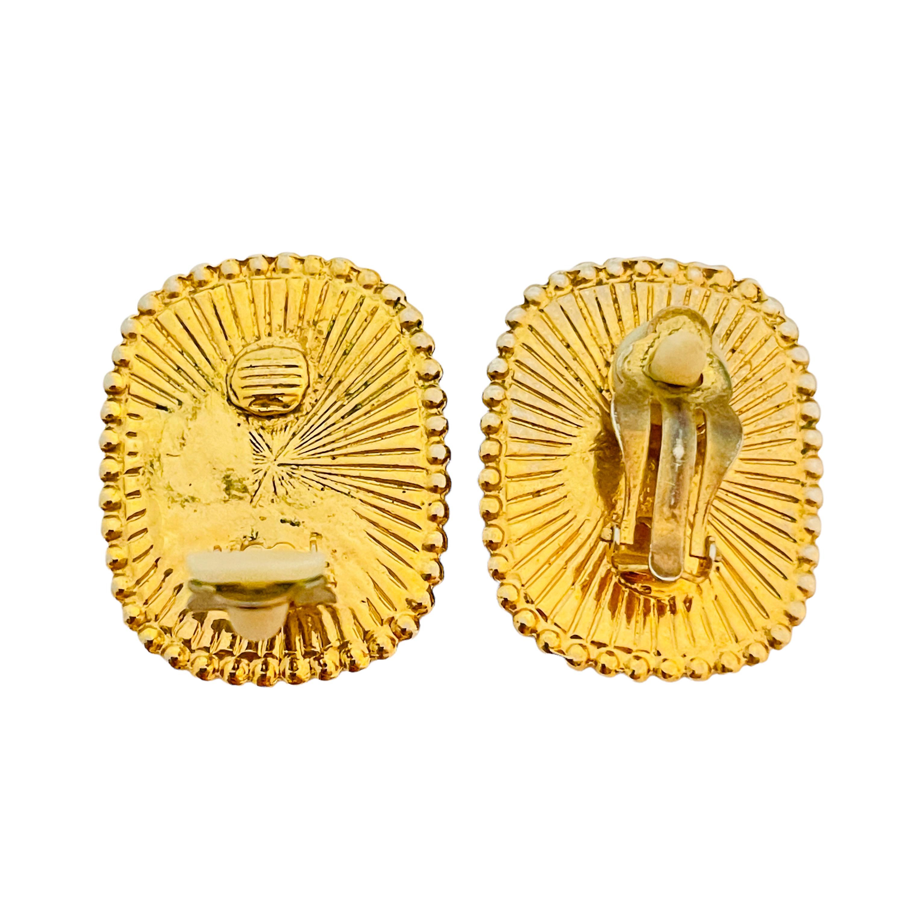 Vtg gold amber glass clip on earrings designer runway In Good Condition For Sale In Palos Hills, IL