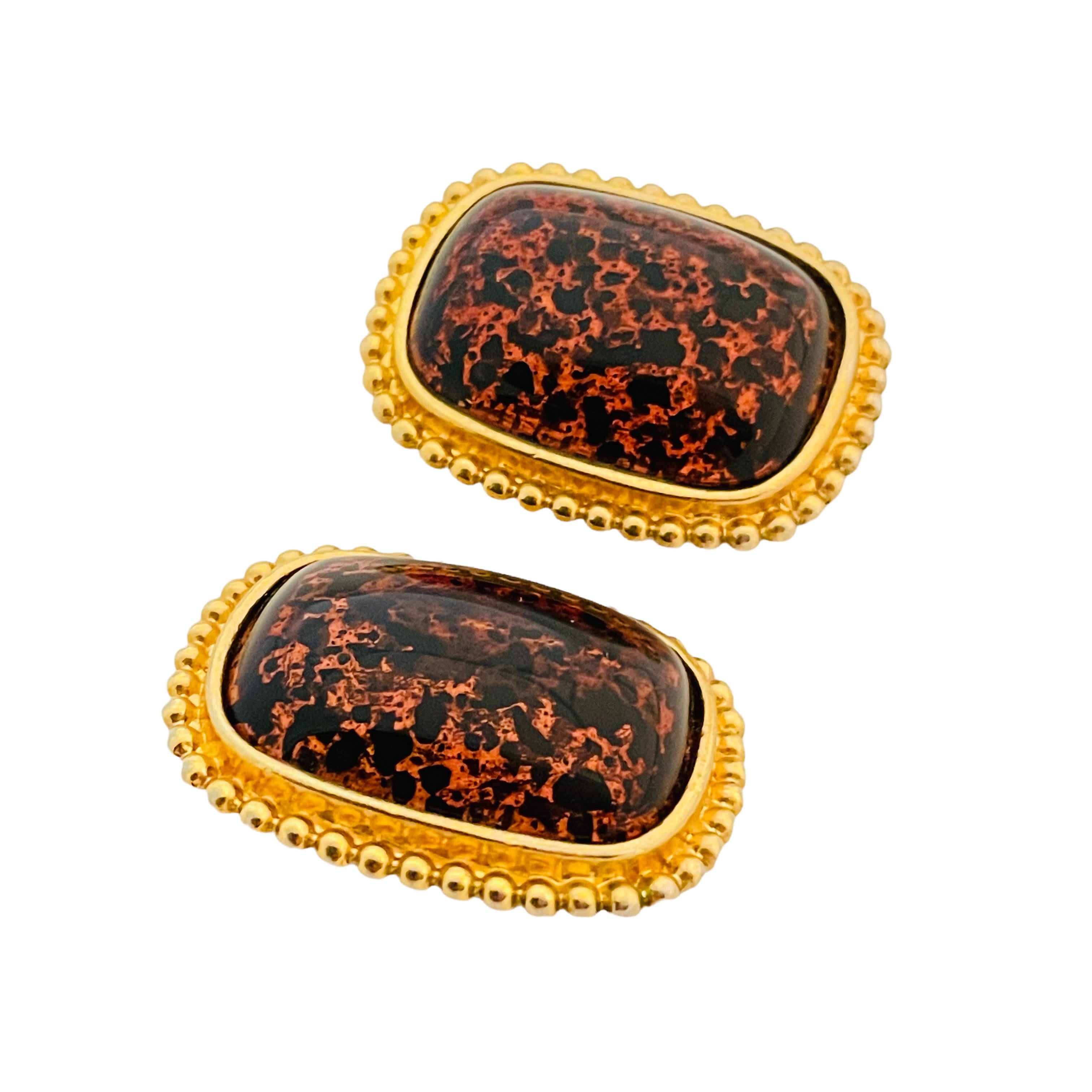 Women's or Men's Vtg gold amber glass clip on earrings designer runway For Sale