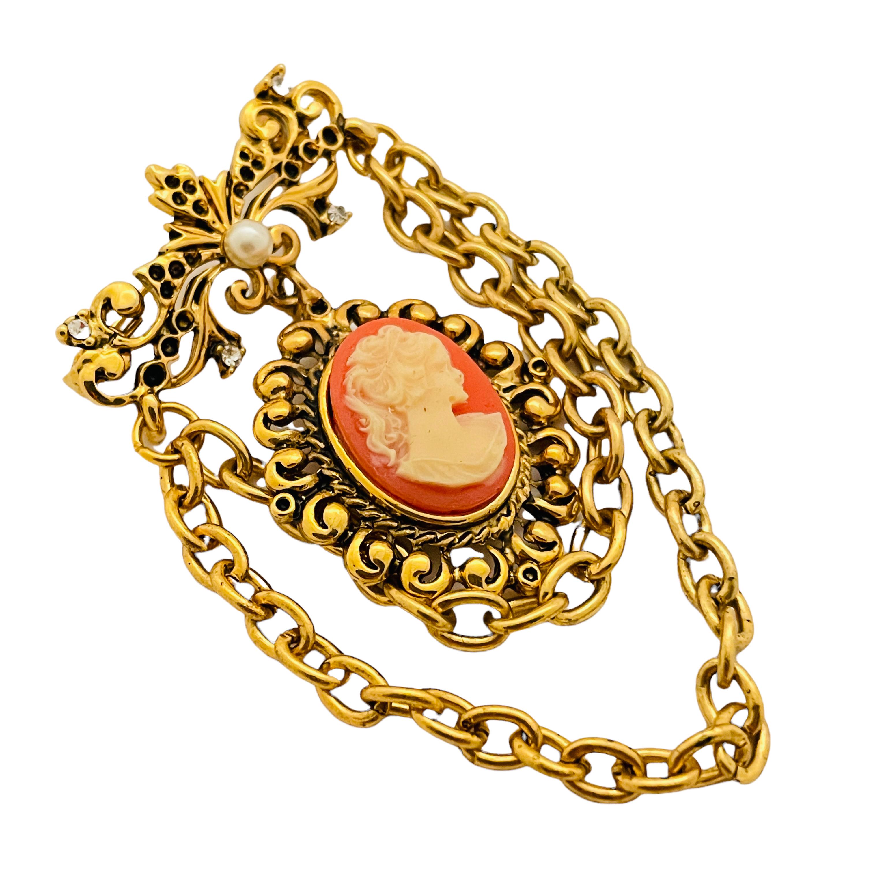 Vtg gold cameo pearl rhinestone dangle chain designer runway brooch For Sale 1
