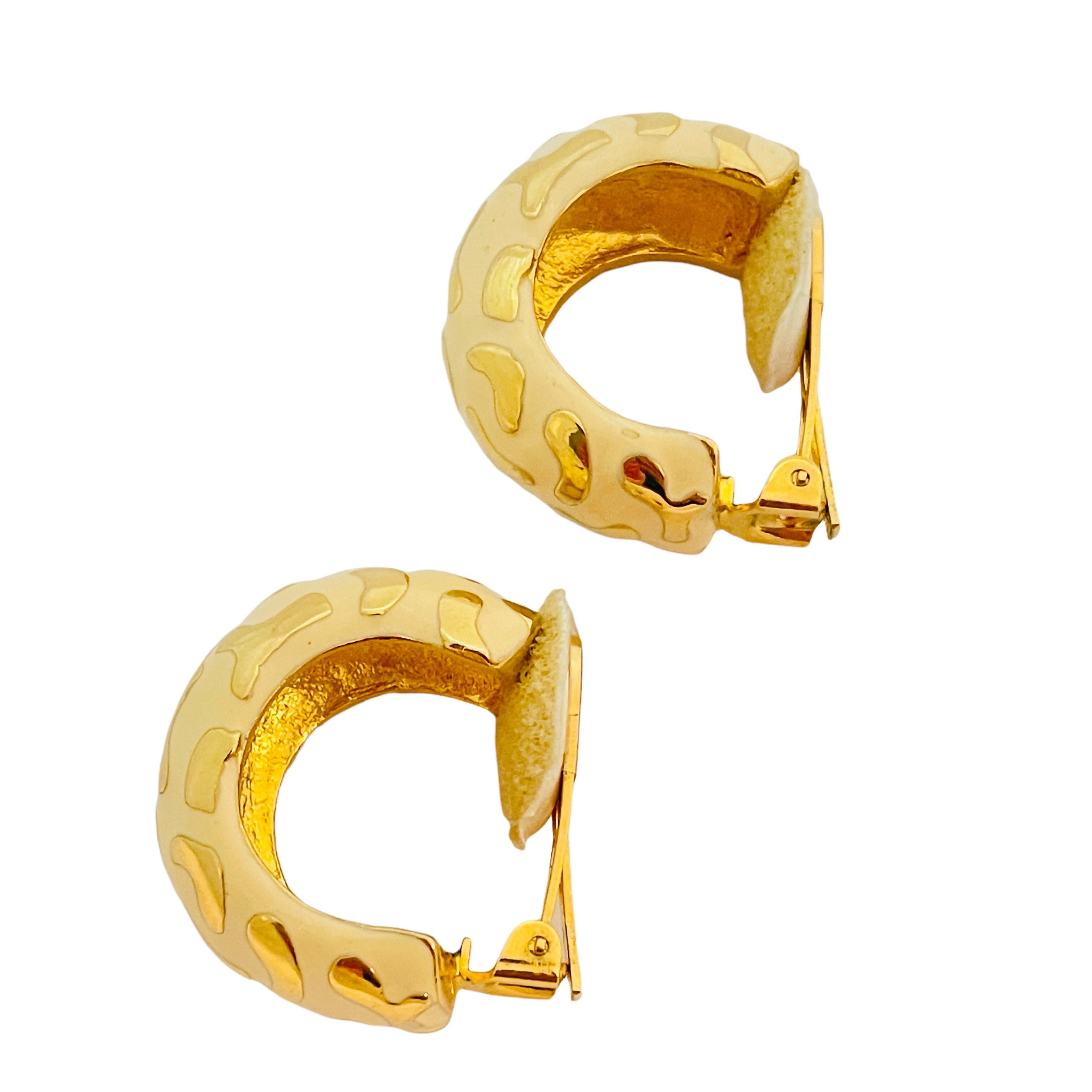 Women's or Men's Vtg gold cream enamel hoop clip on earrings designer runway For Sale