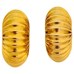 Vtg gold designer runway pierced earrings