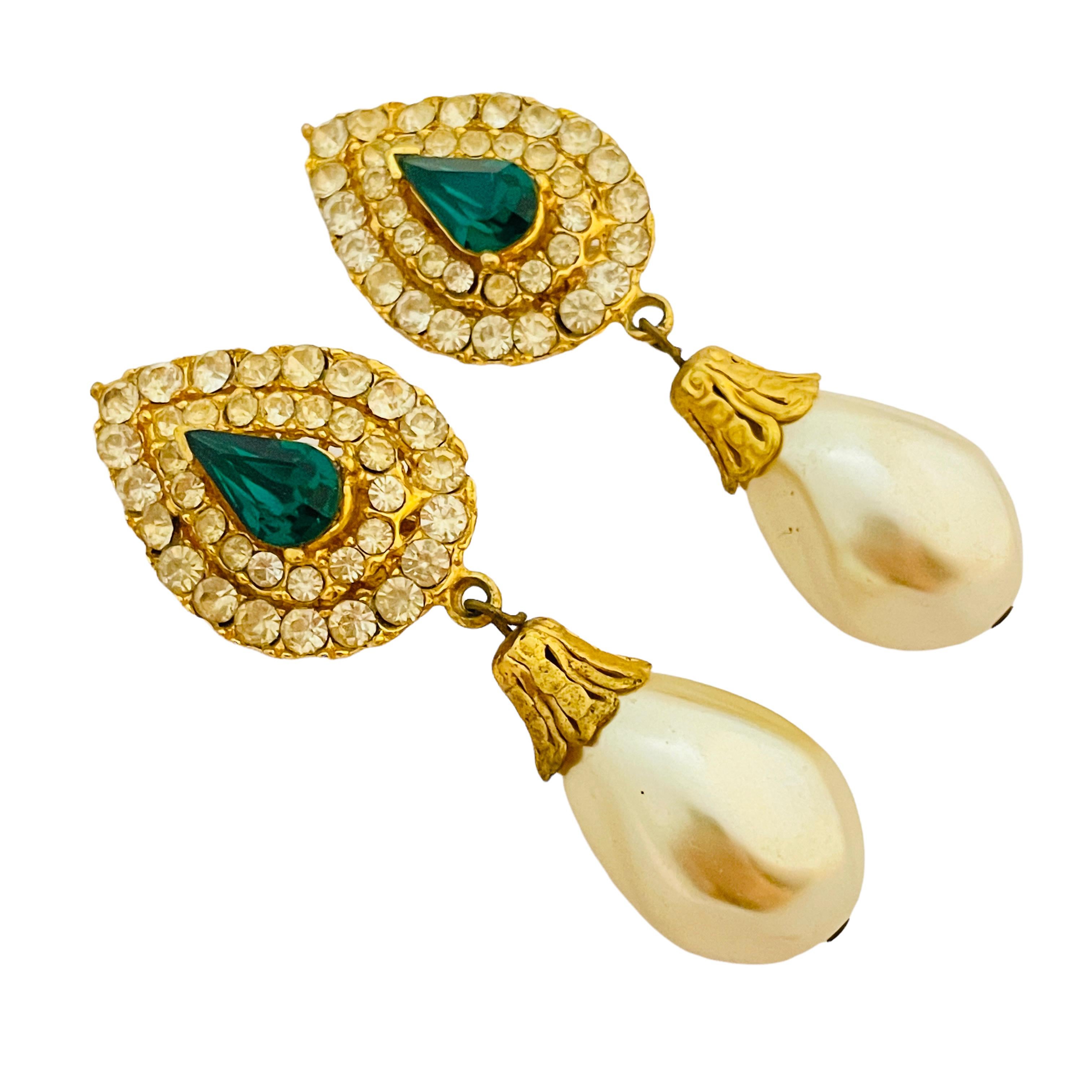 Women's or Men's Vtg gold emerald glass drop pearl clip on earrings designer runway For Sale
