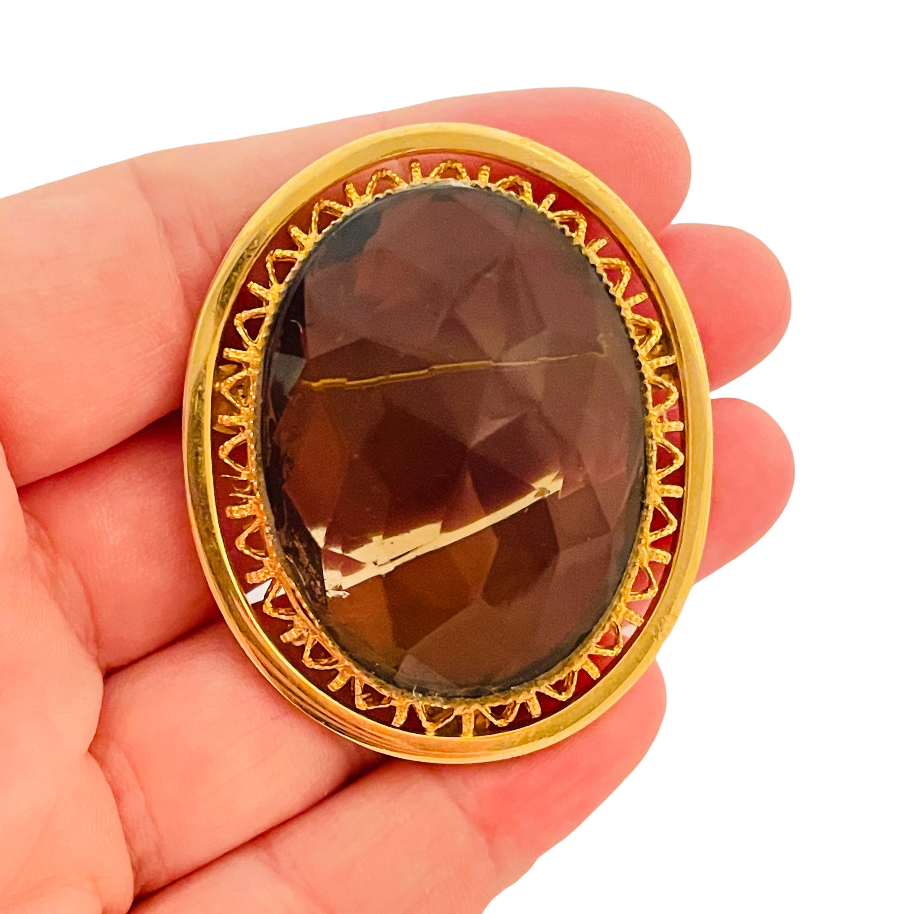 DETALLES

- sin signo

- tono dorado con cristal

- broche de pasarela de diseño vintage

MEDIDAS

-  2