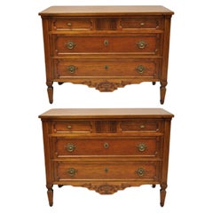 Paire de commodes italiennes Bloomingdales françaises Louis XVI en noyer