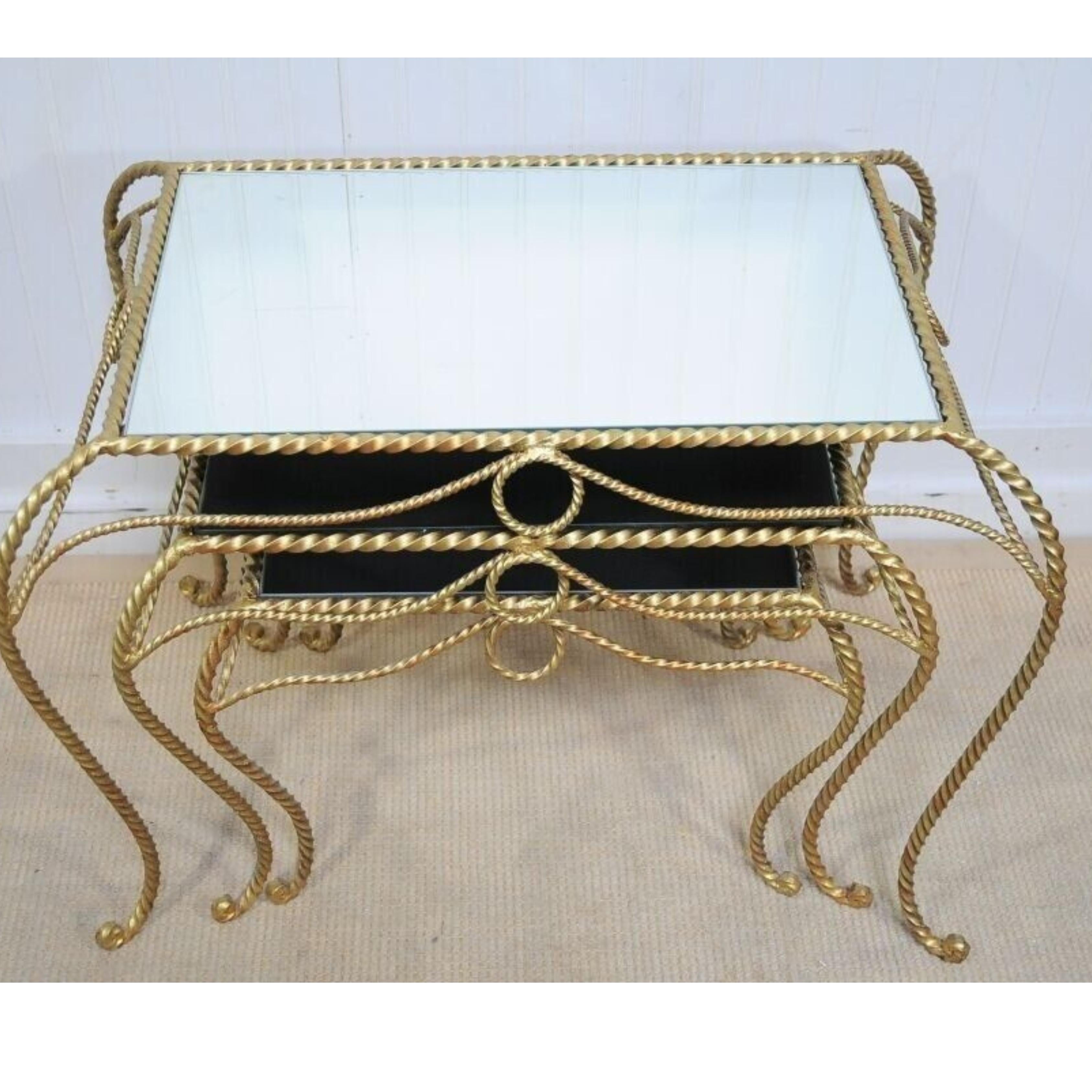 20ième siècle Vtg Italian Hollywood Regency Gold Nesting Rope Mirror Tole End Tables Set of 3 en vente