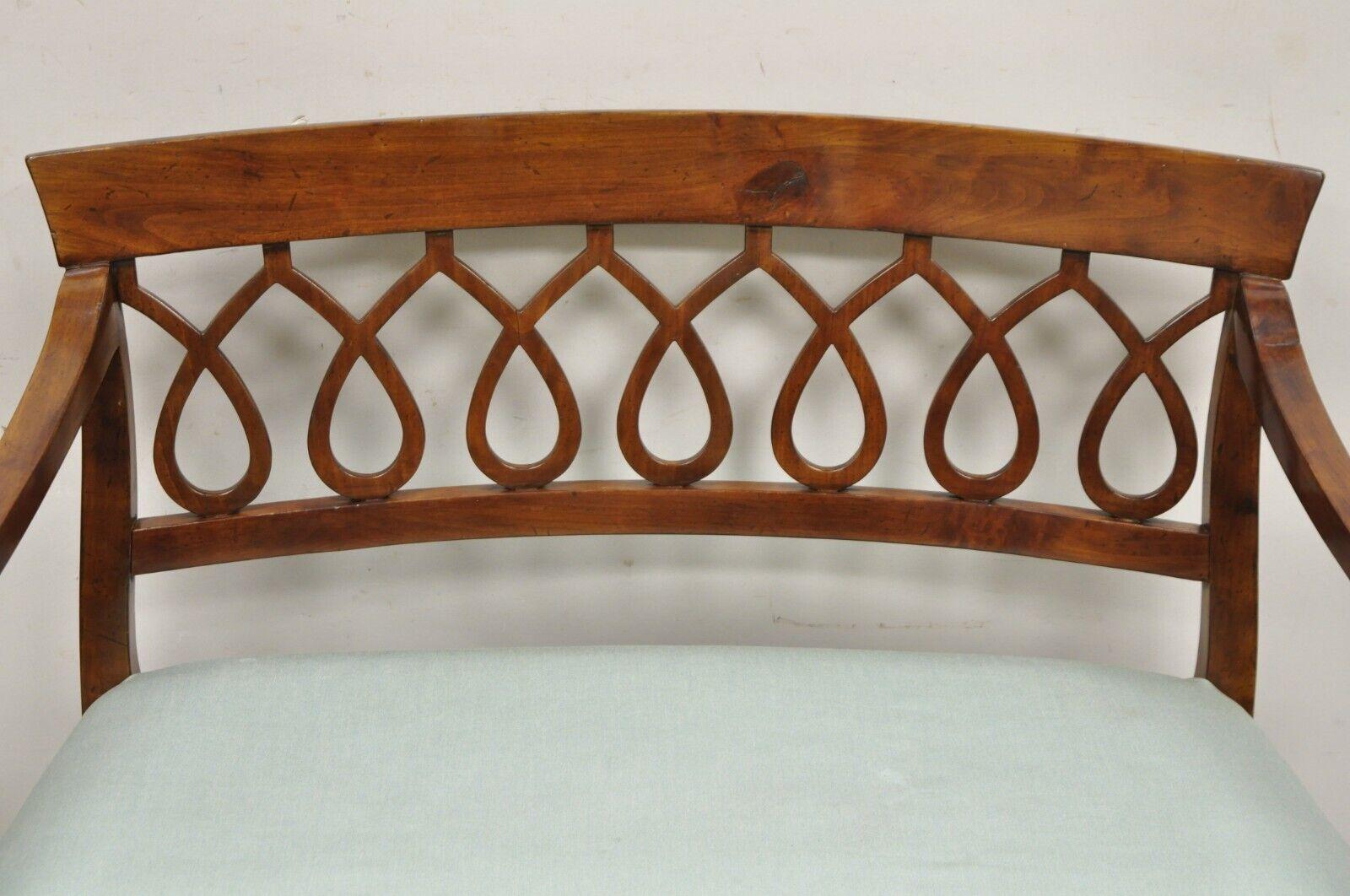 Vtg Italian Neoclassical Style Cherry Wood Spiral Carved Small Bench Loveseat In Good Condition For Sale In Philadelphia, PA