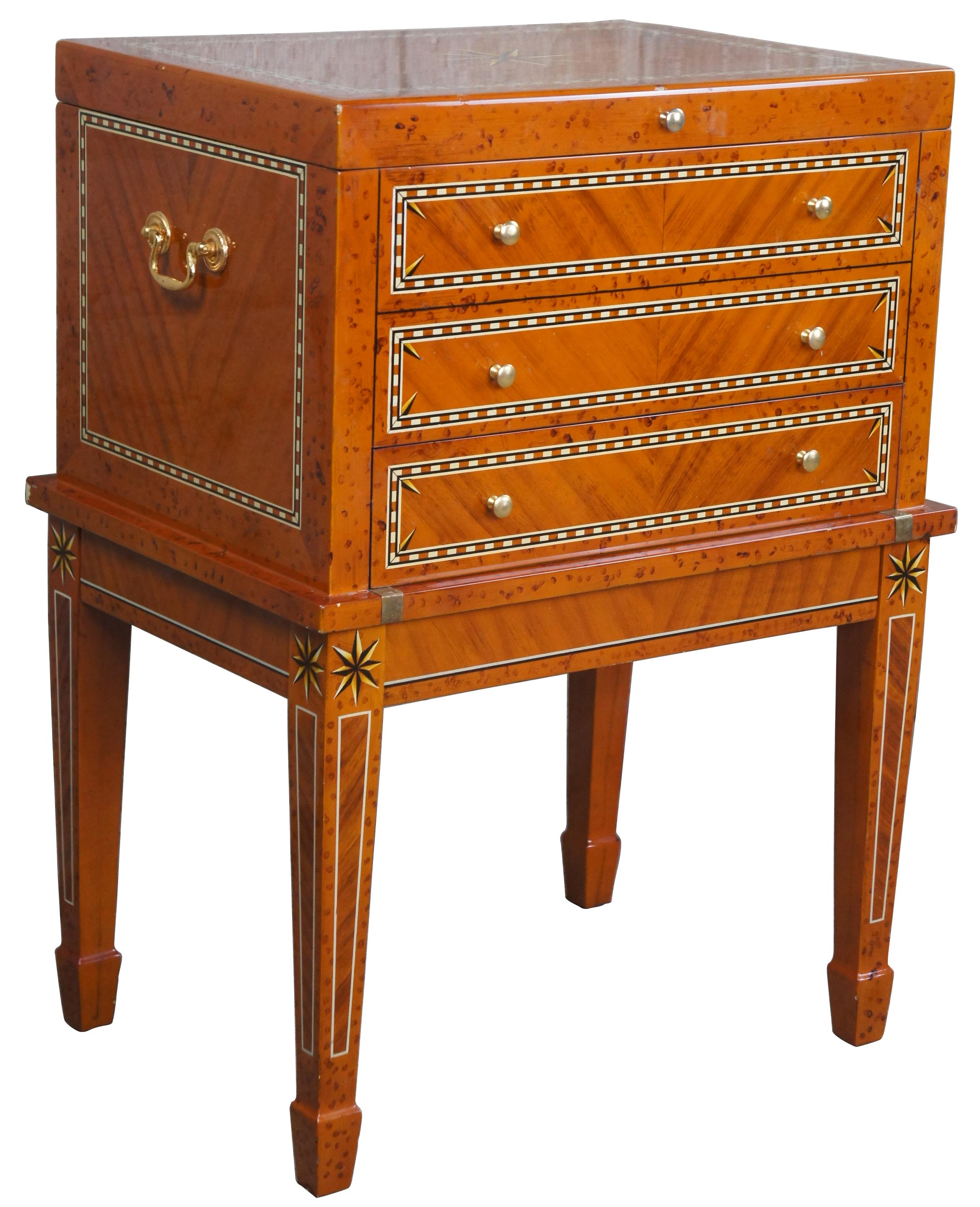 Vtg Italian Parquetry Inlaid Cigar Humidor Chest on Stand Side Table Hepplewhite In Good Condition In Dayton, OH
