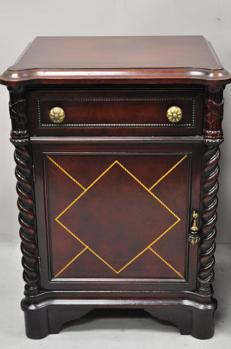 Vtg Mahogany Hollywood Regency Leather Door Nightstands Bedside Tables, a Pair For Sale 7