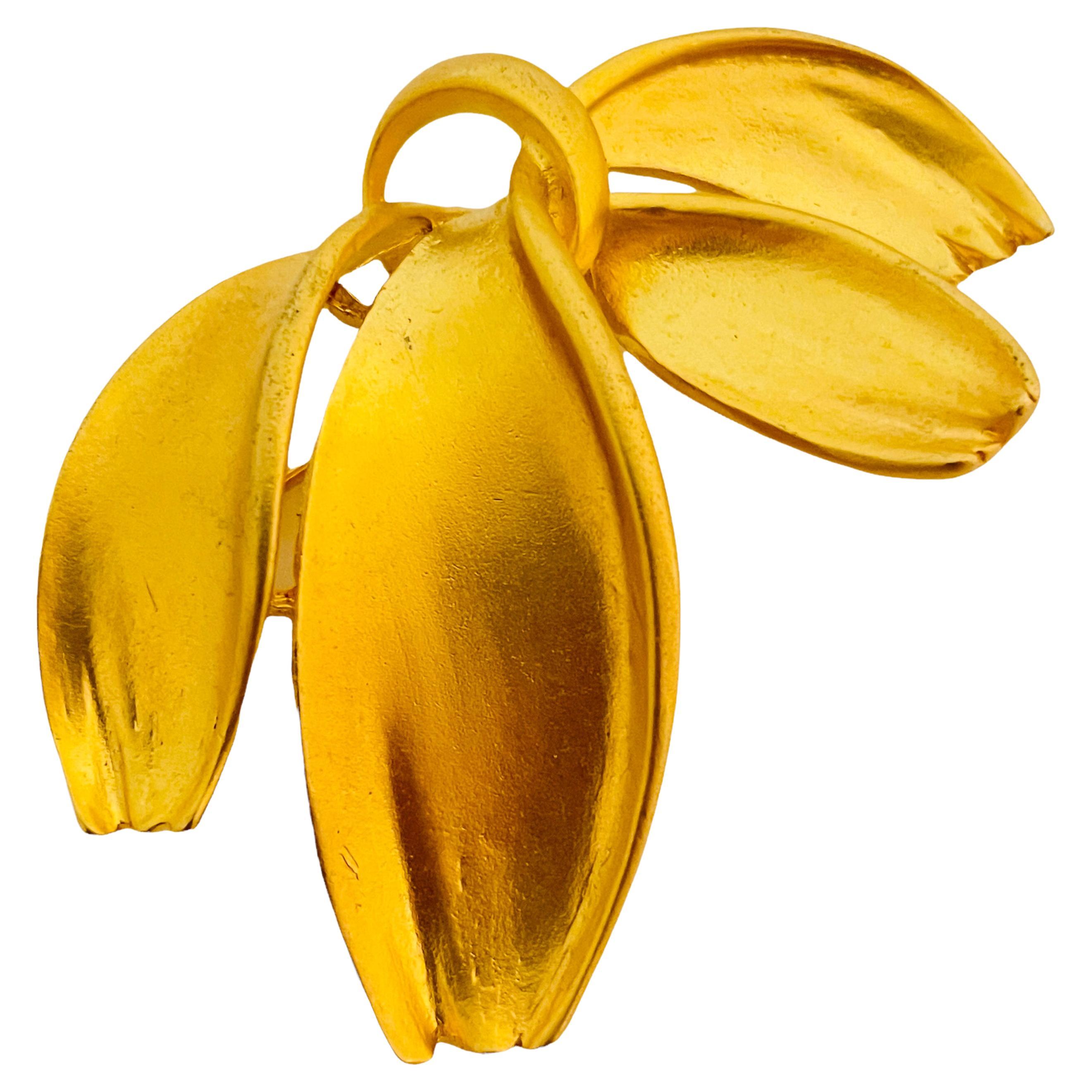 Broche de diseñador de pasarela de época en pan de oro mate