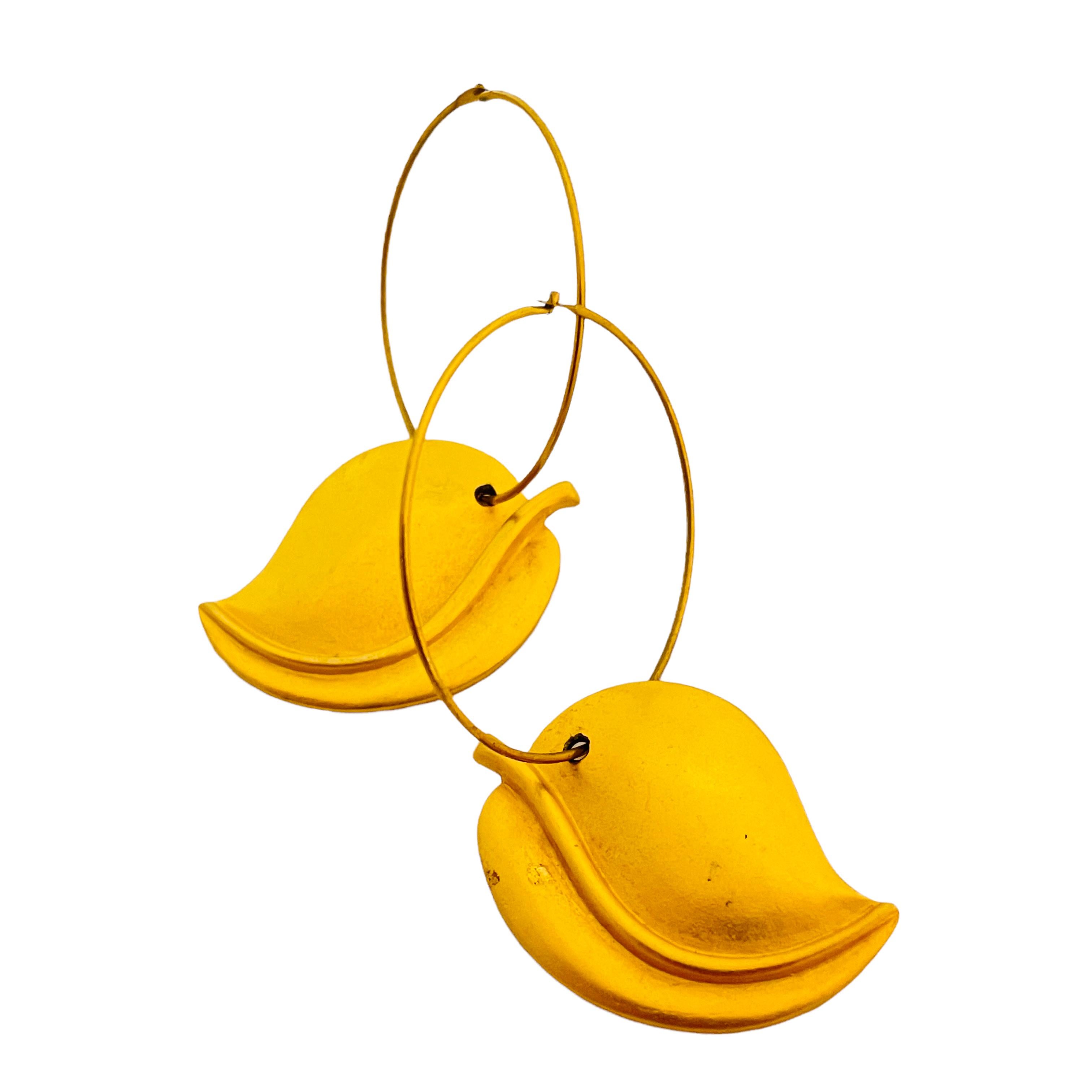 Women's or Men's Vtg matte gold leaf designer runway dangle hoop earrings For Sale