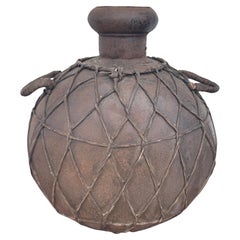 Caraffa a due mani in metallo vintage