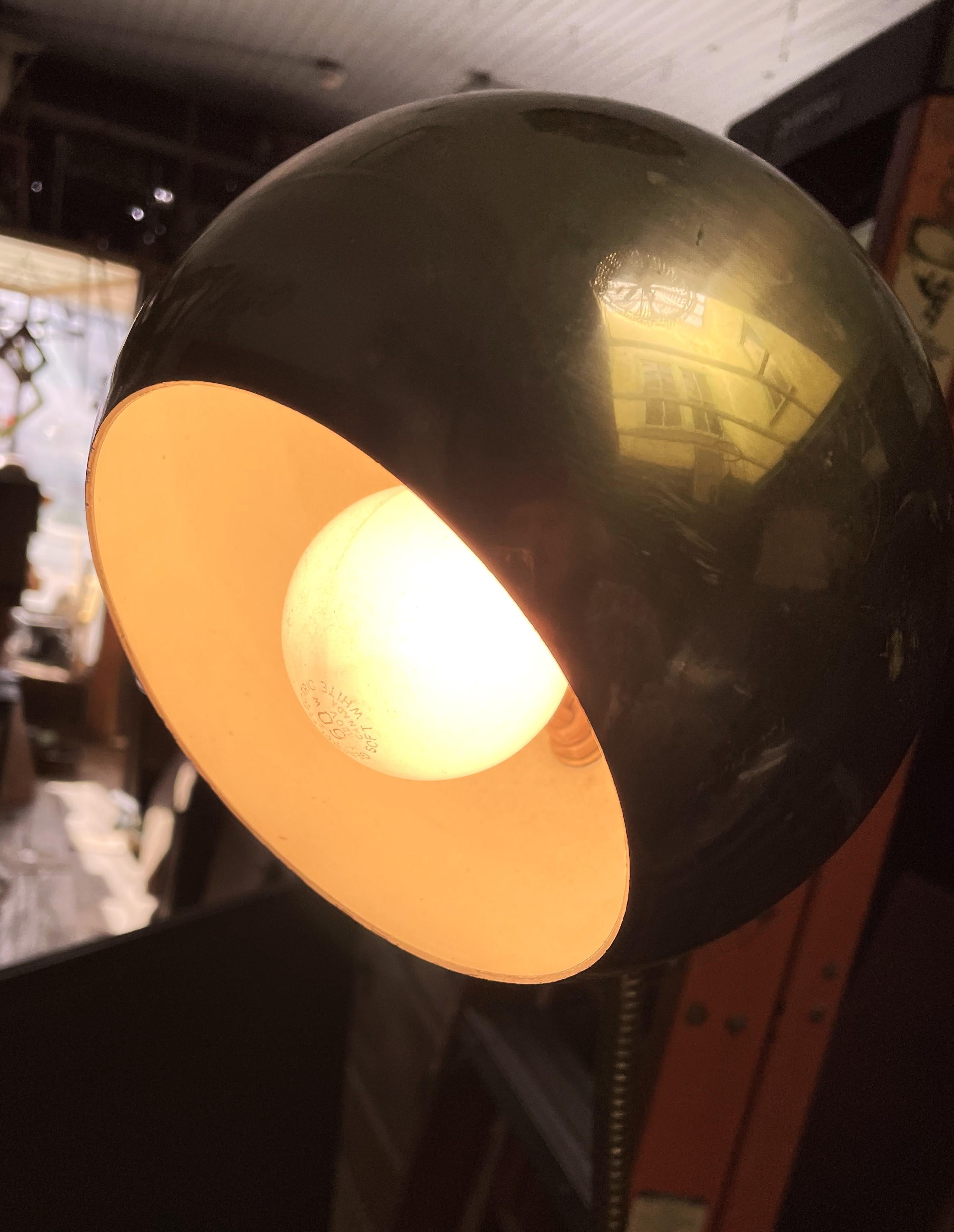 Fin du 20e siècle Vtg Mid Century Brass Plated Gooseneck Floor Lamp Working  en vente