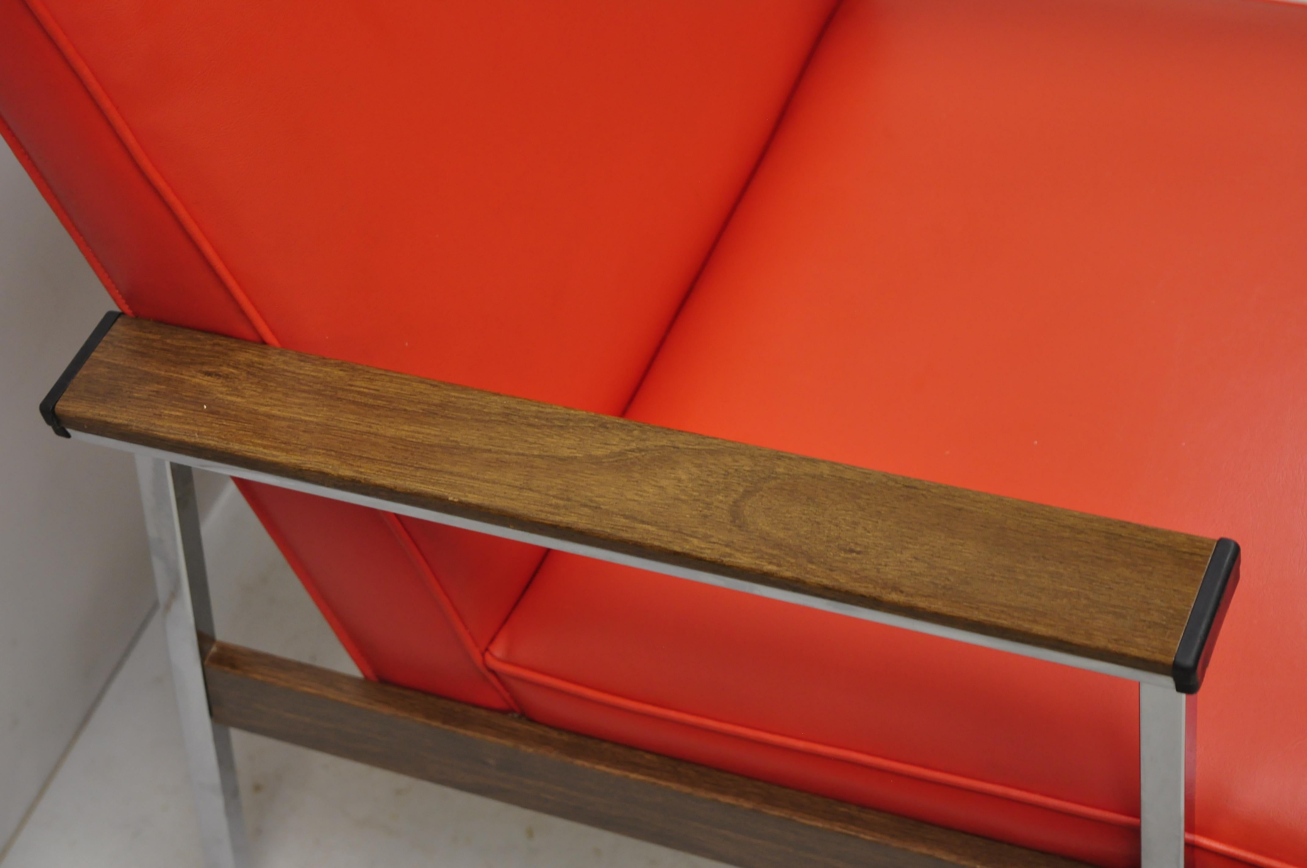 Mid-Century Modern America Office Lounge Armchair Red Vinyl by Designcraft 1