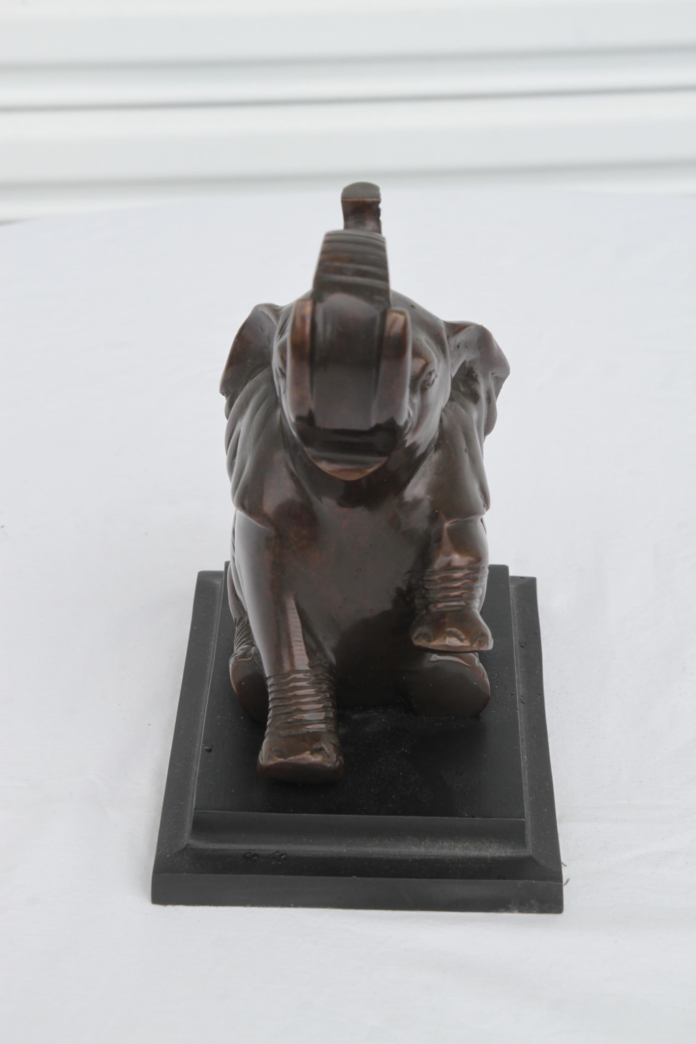 Coppia ART DECO Baby Elephant BookEnds Vtg in metallo bronzato In condizioni ottime in vendita a Pasadena, TX