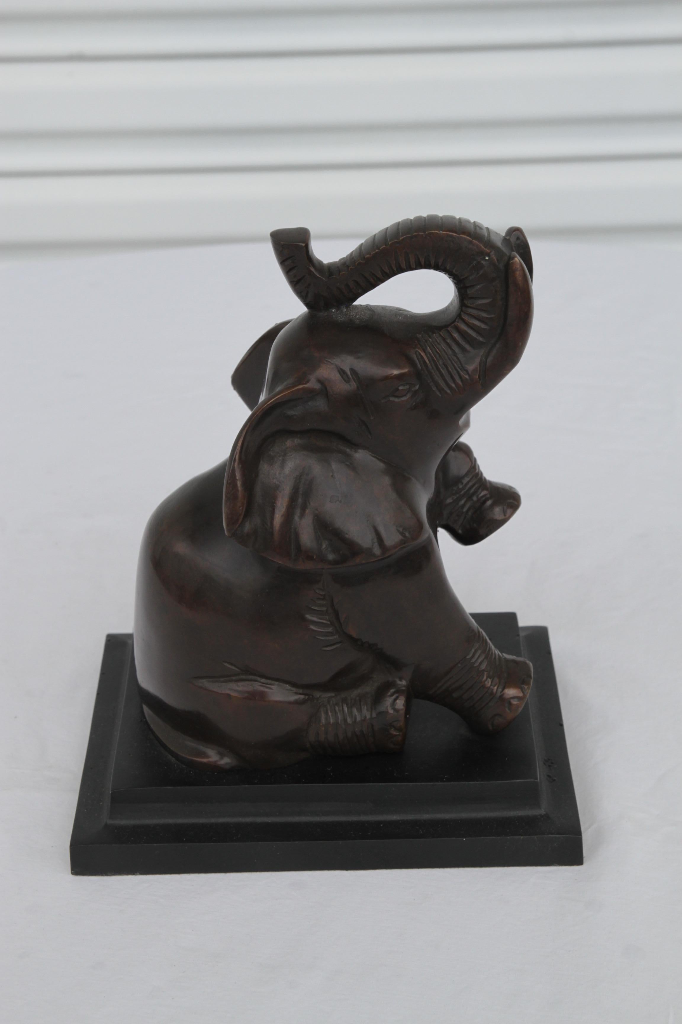 Coppia ART DECO Baby Elephant BookEnds Vtg in metallo bronzato in vendita 1
